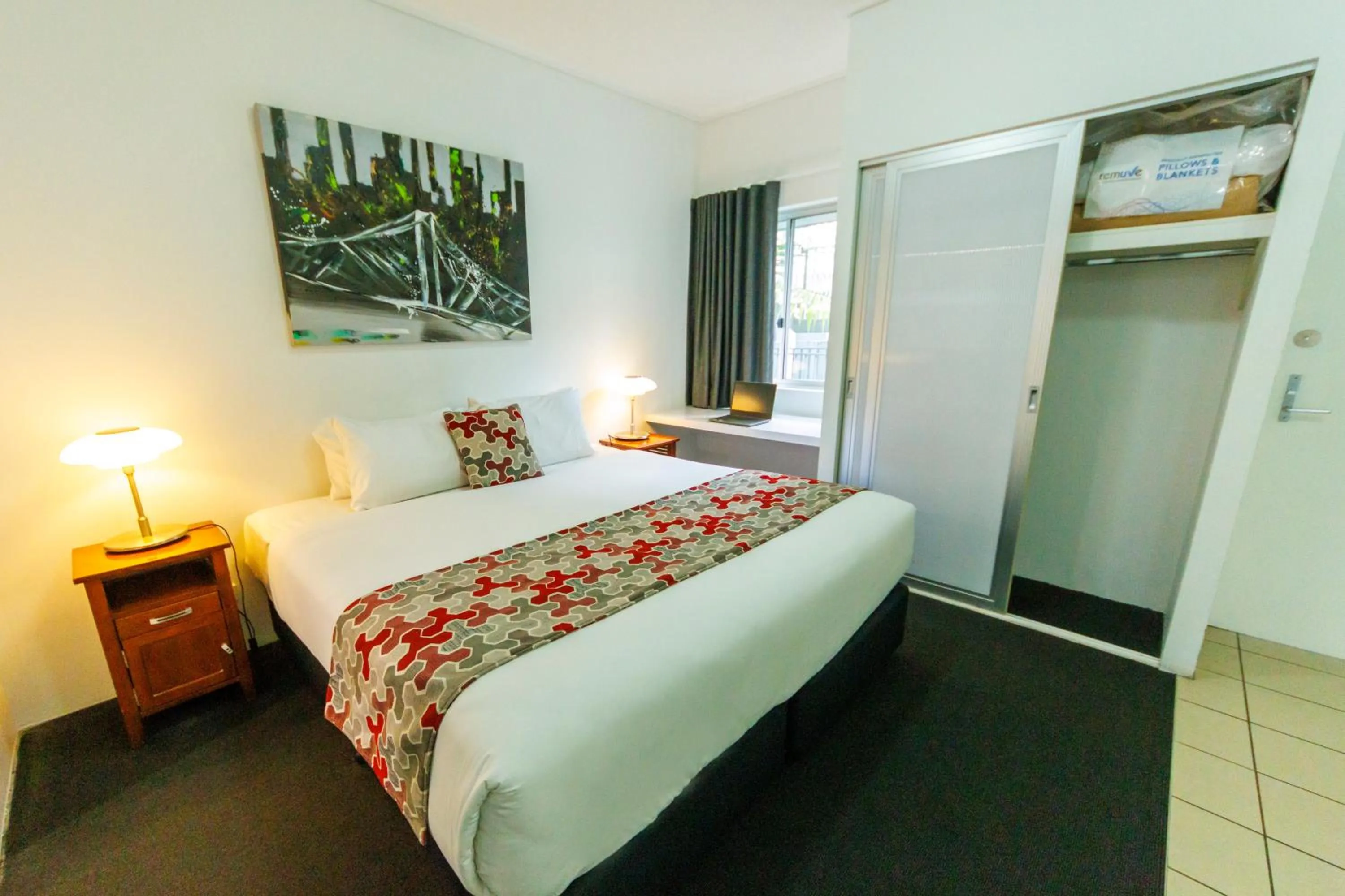 Bedroom, Bed in The Miro Apartments