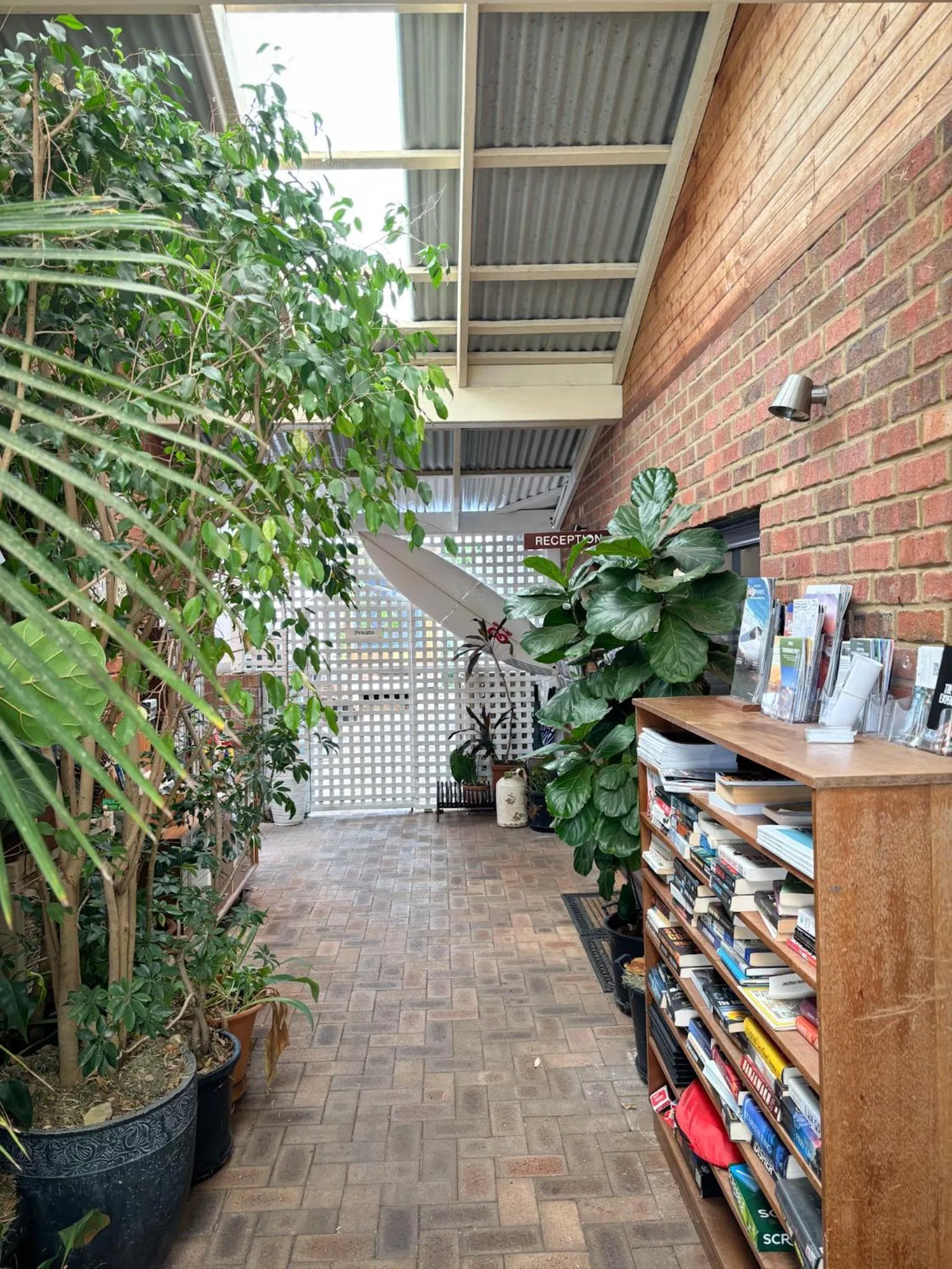 Lobby or reception in Edge Of The Forest Motel
