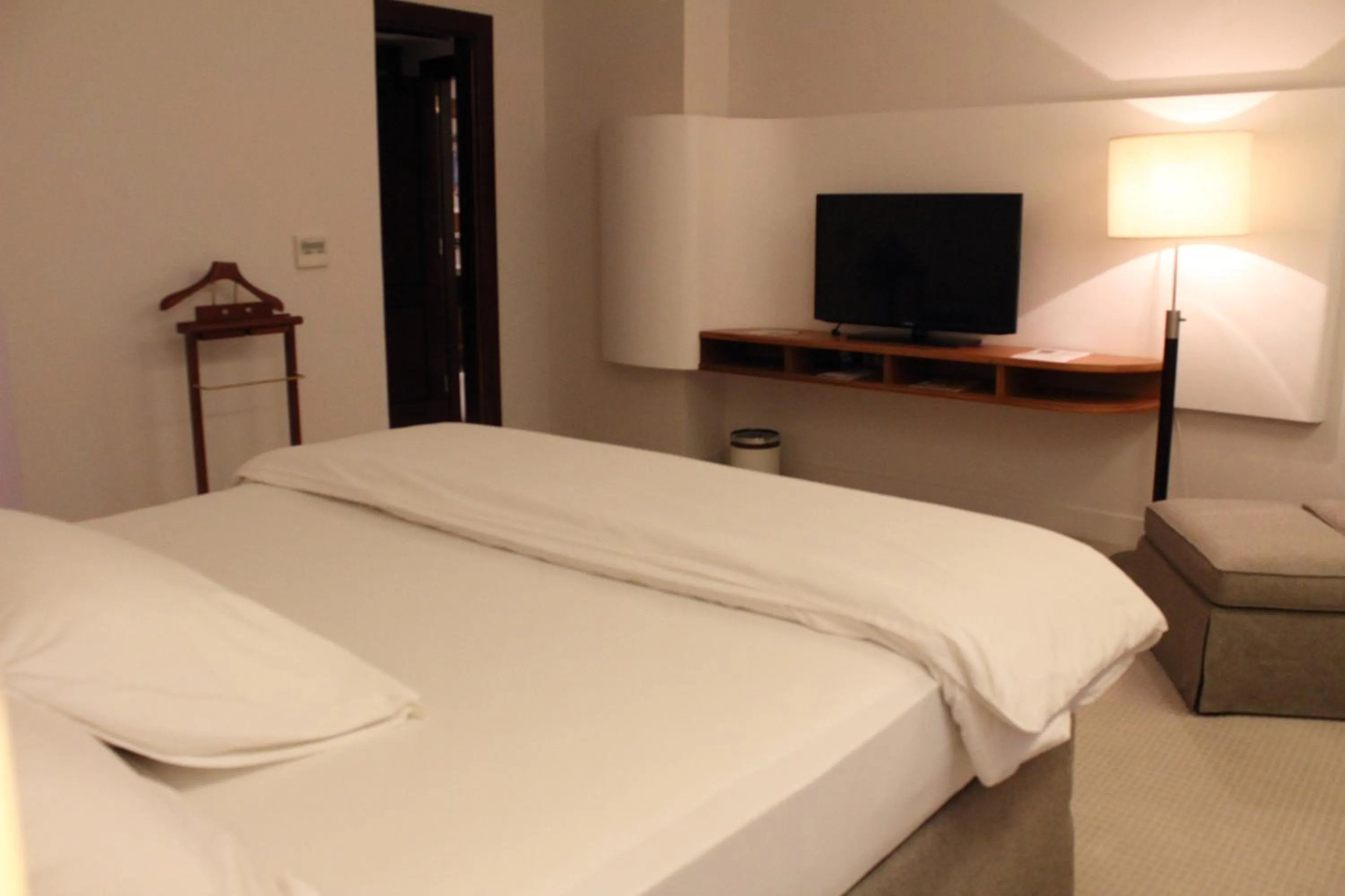 Photo of the whole room, Bed in K108 Hotel Doha