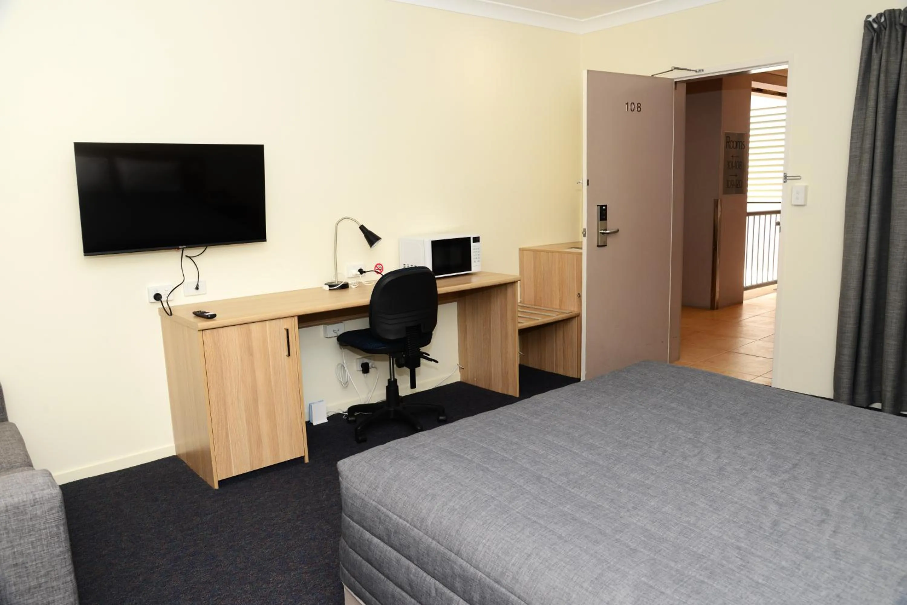 Bed in Lismore Bounty Workers Club Motel