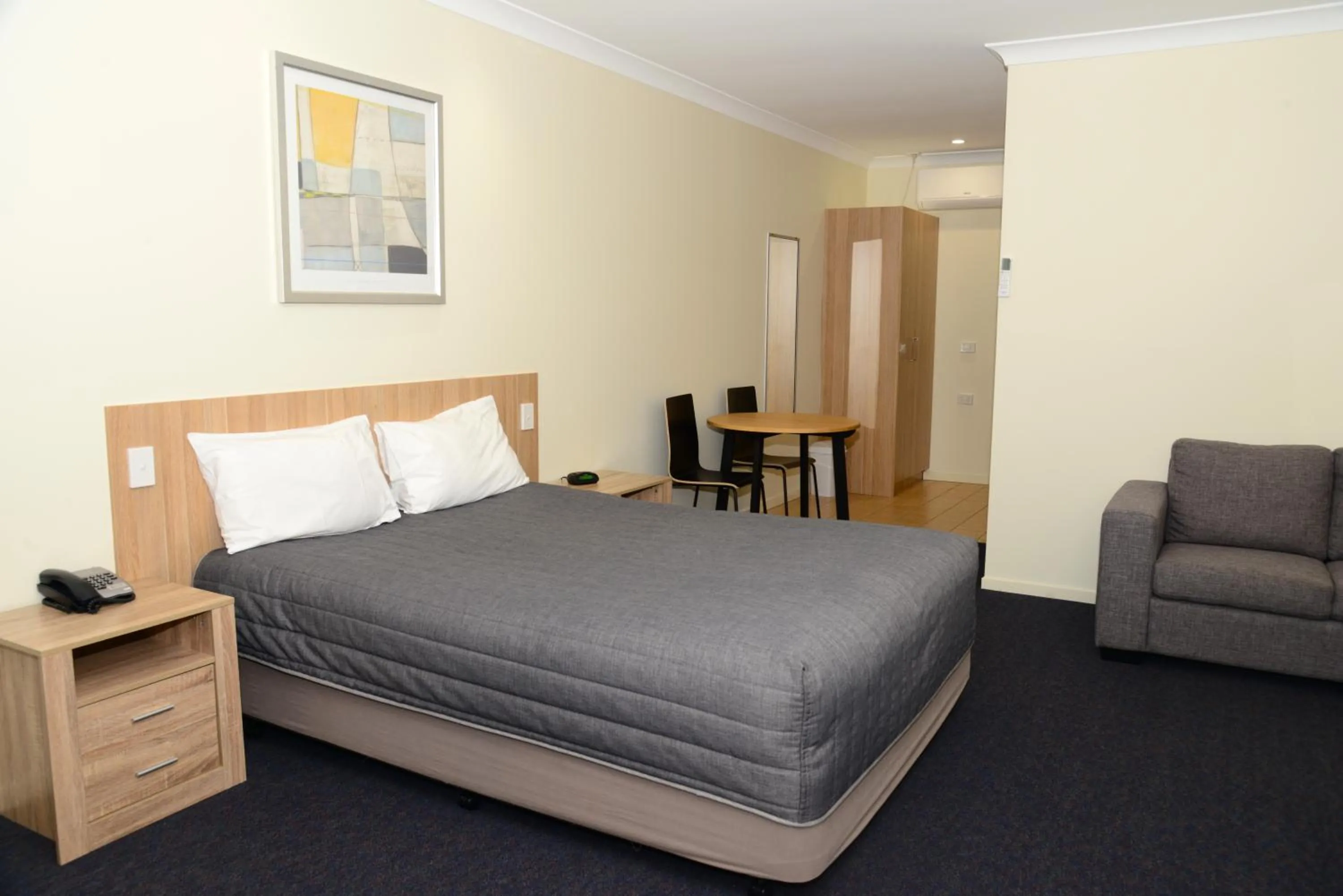 Bed in Lismore Bounty Workers Club Motel