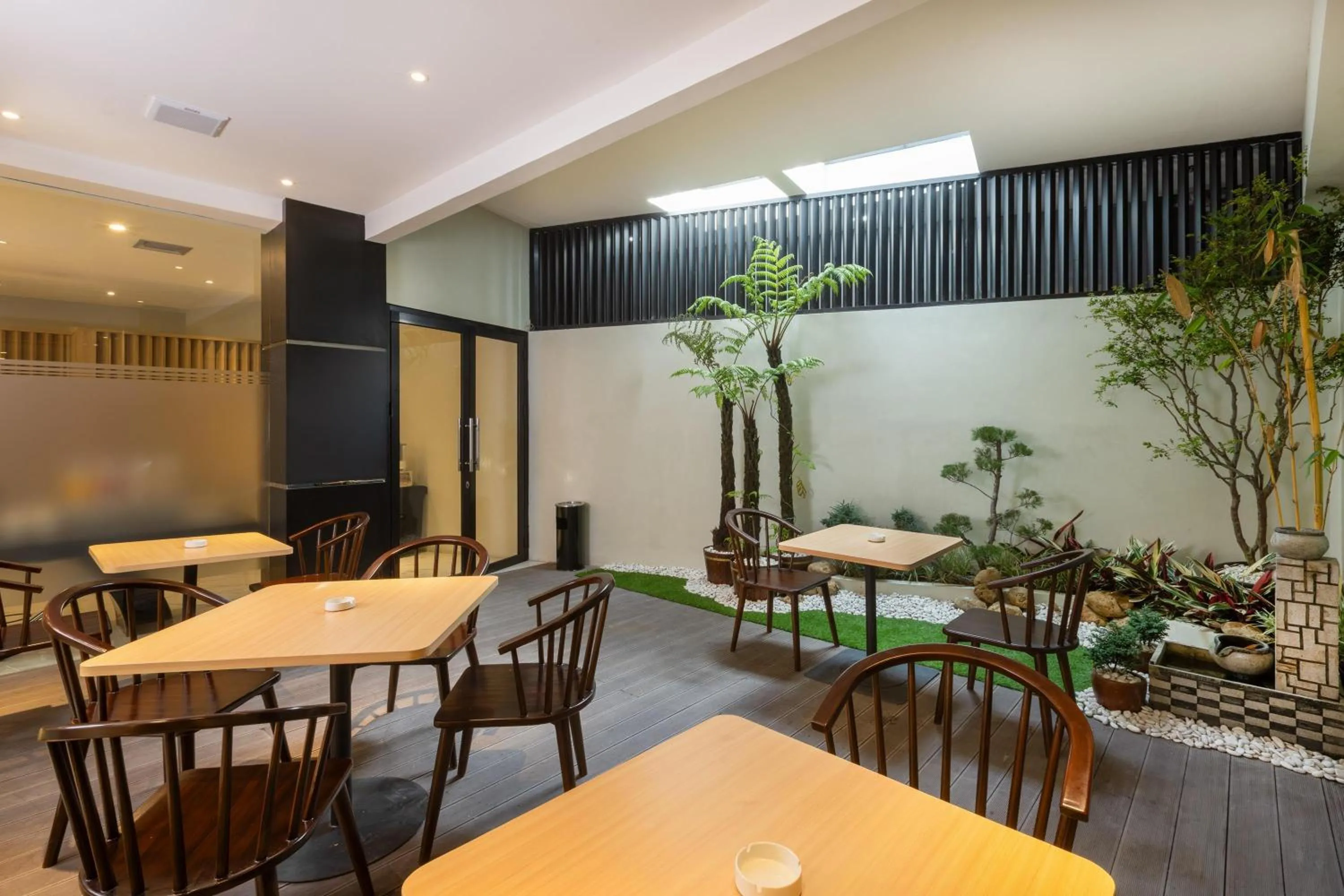 Restaurant/places to eat in Best Western Setiabudhi Bandung