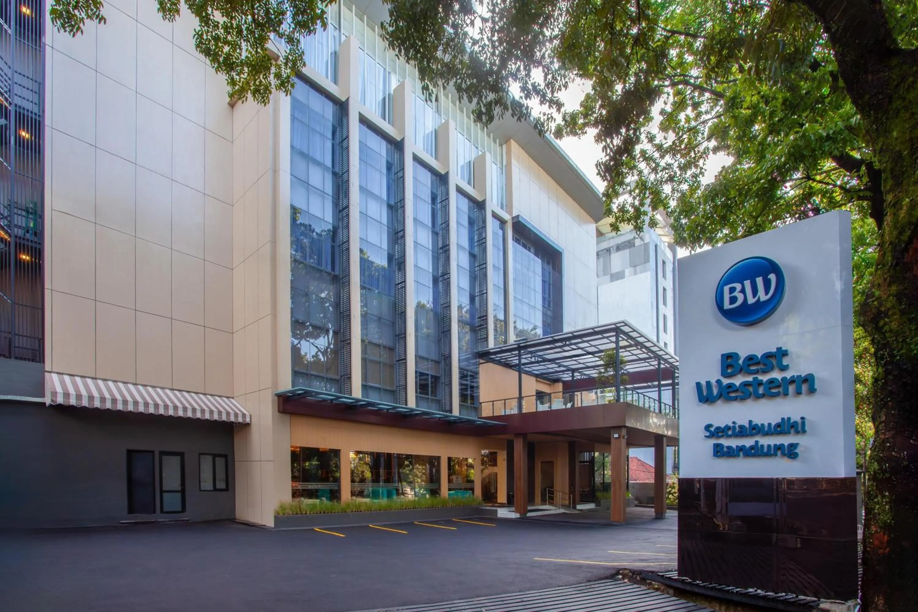 Property building in Best Western Setiabudhi Bandung