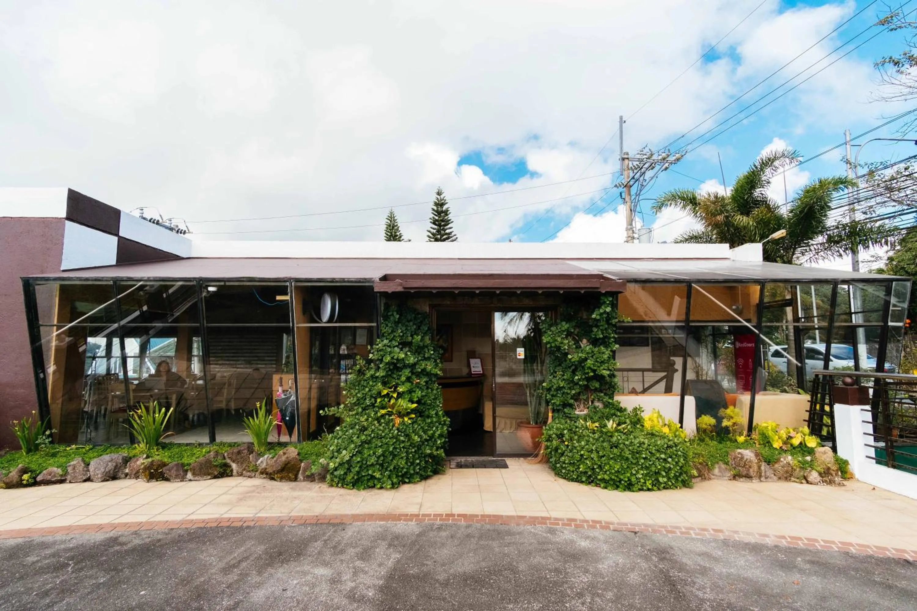 Property building in RedDoorz Plus at The Ridge Tagaytay