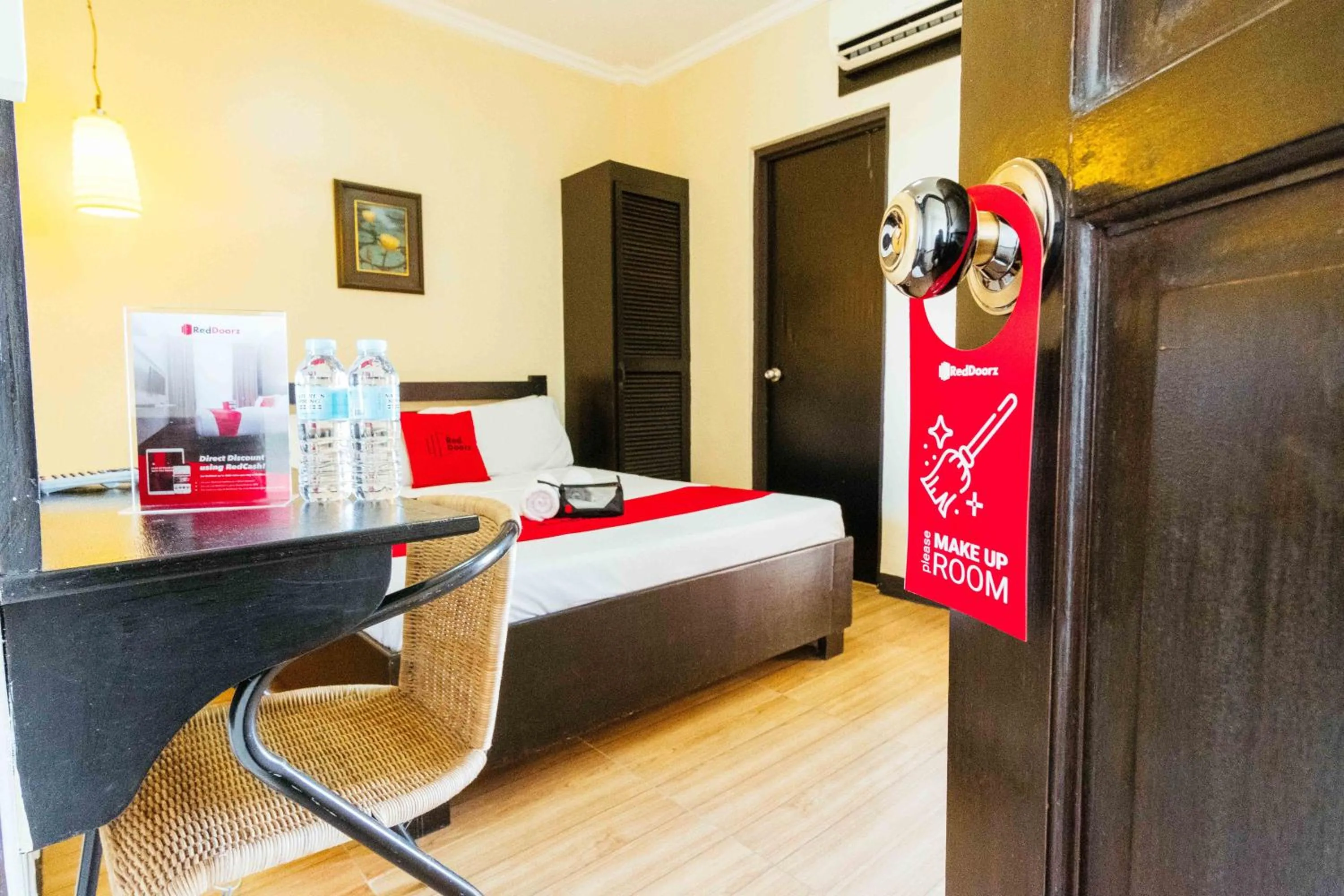 Bed in RedDoorz Plus at The Ridge Tagaytay