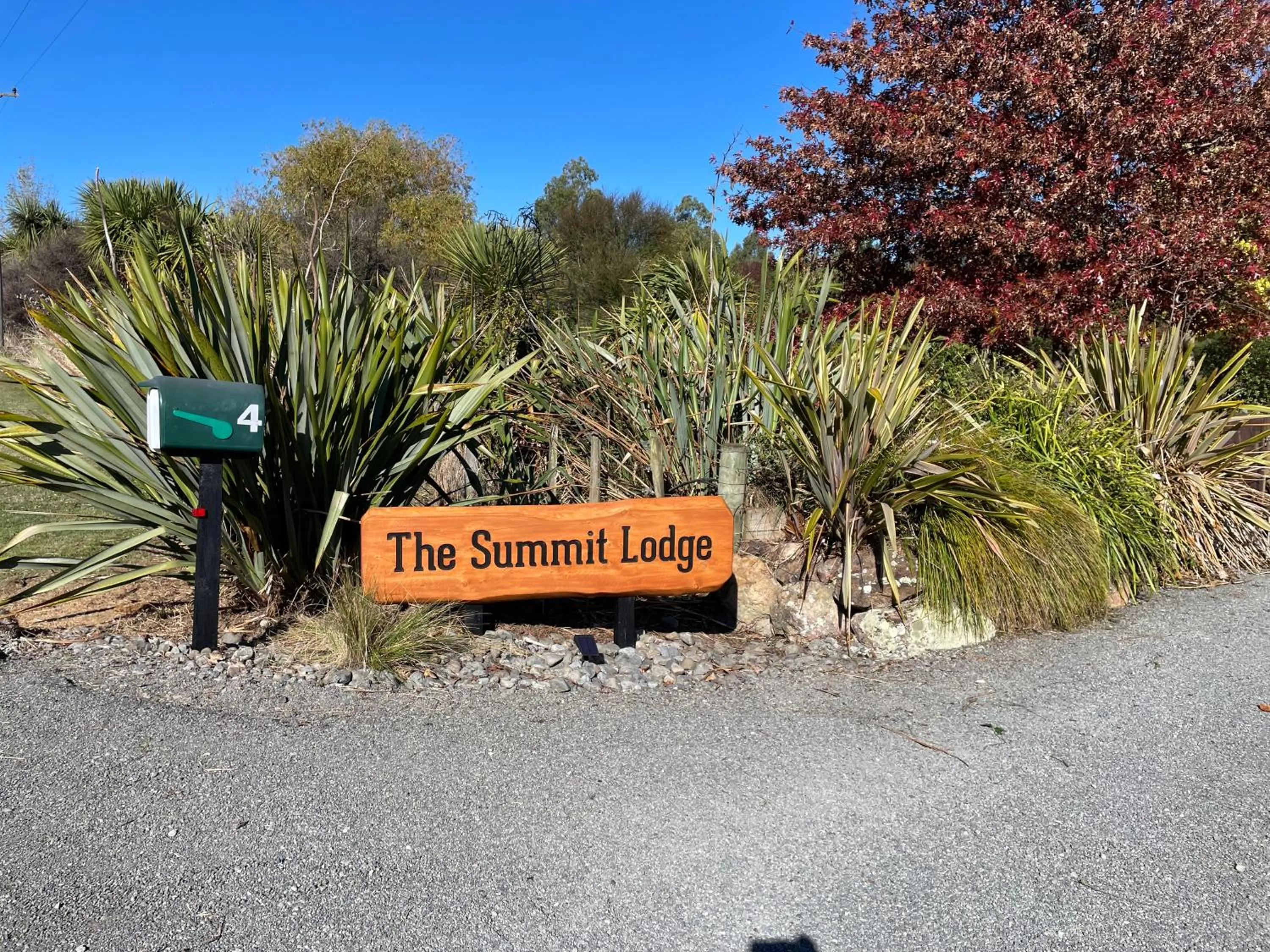 Facade/entrance in The Summit Lodge