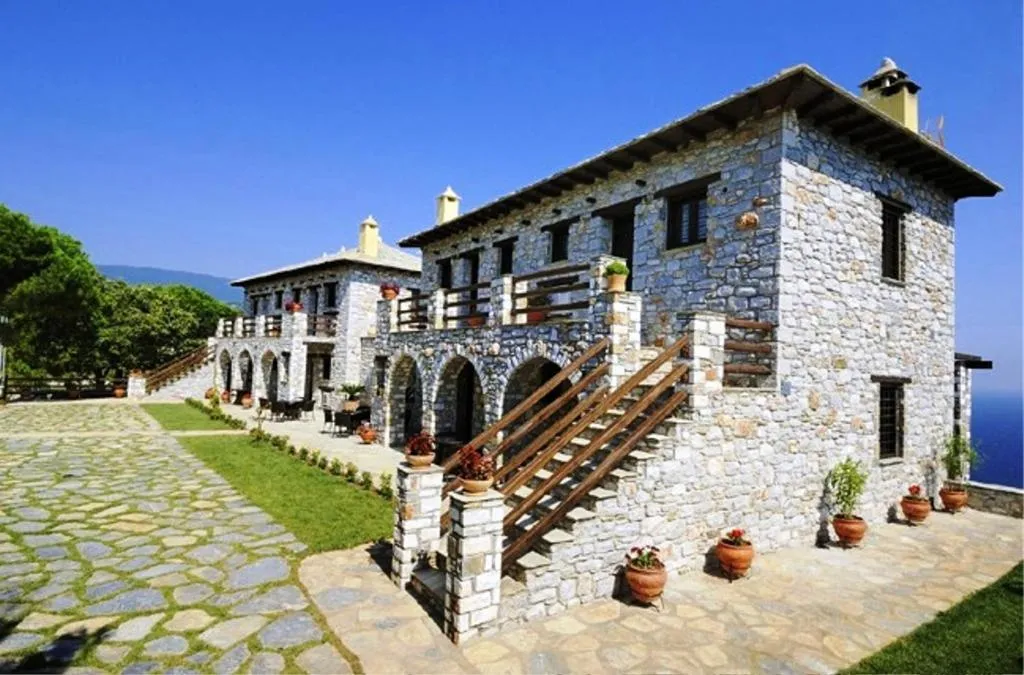 Property building in Prasino - Galazio