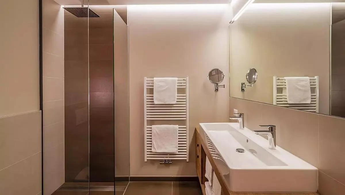 Shower in Hotel Das Sonnenparadies