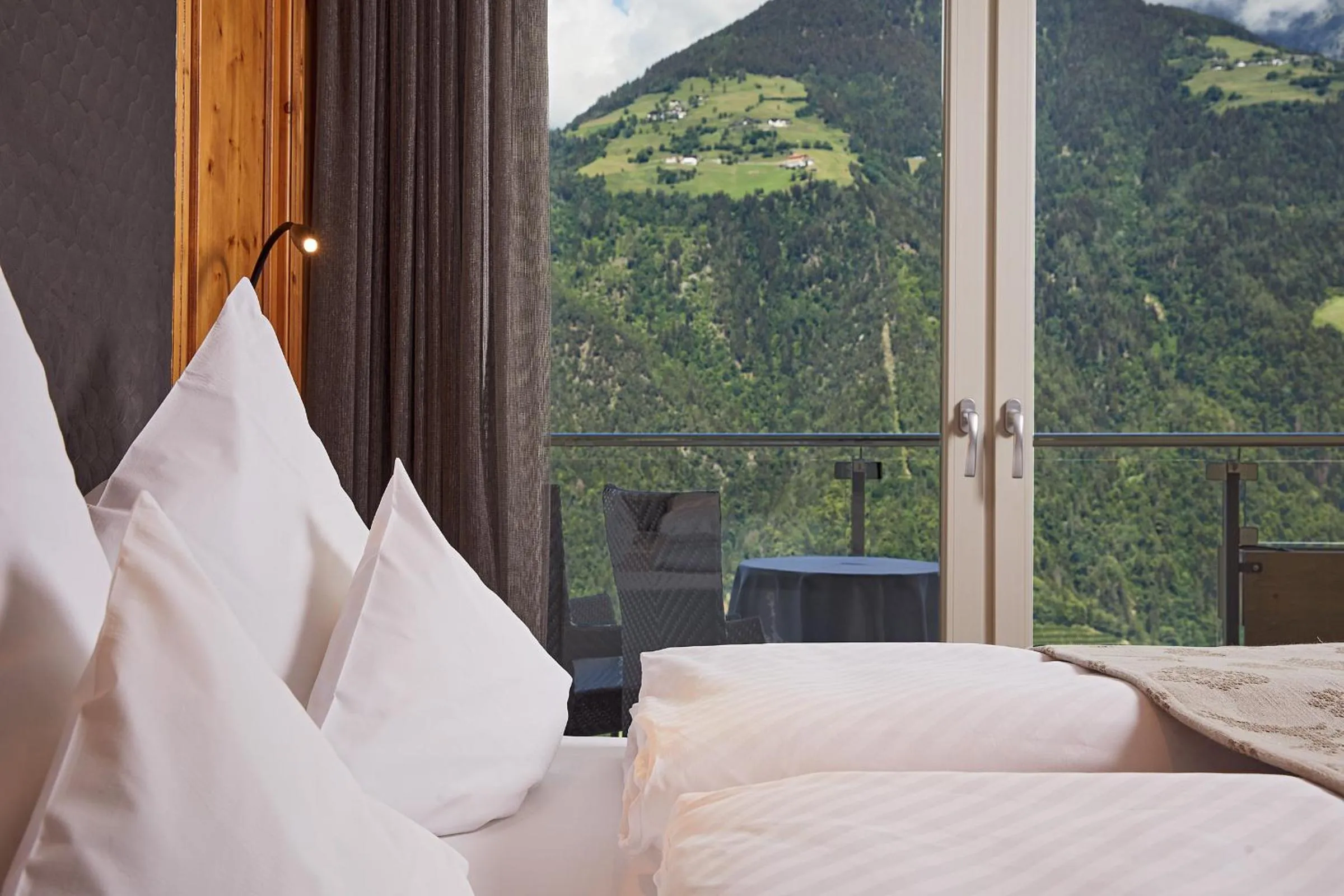 Balcony/Terrace, Bed in Hotel Das Sonnenparadies