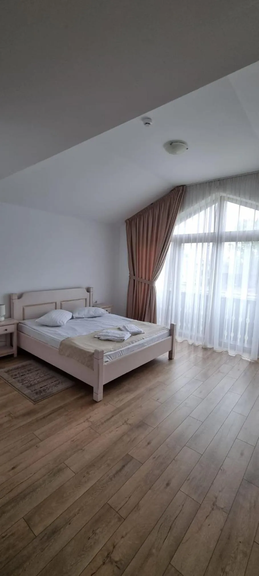 Bed in Complex Panicel