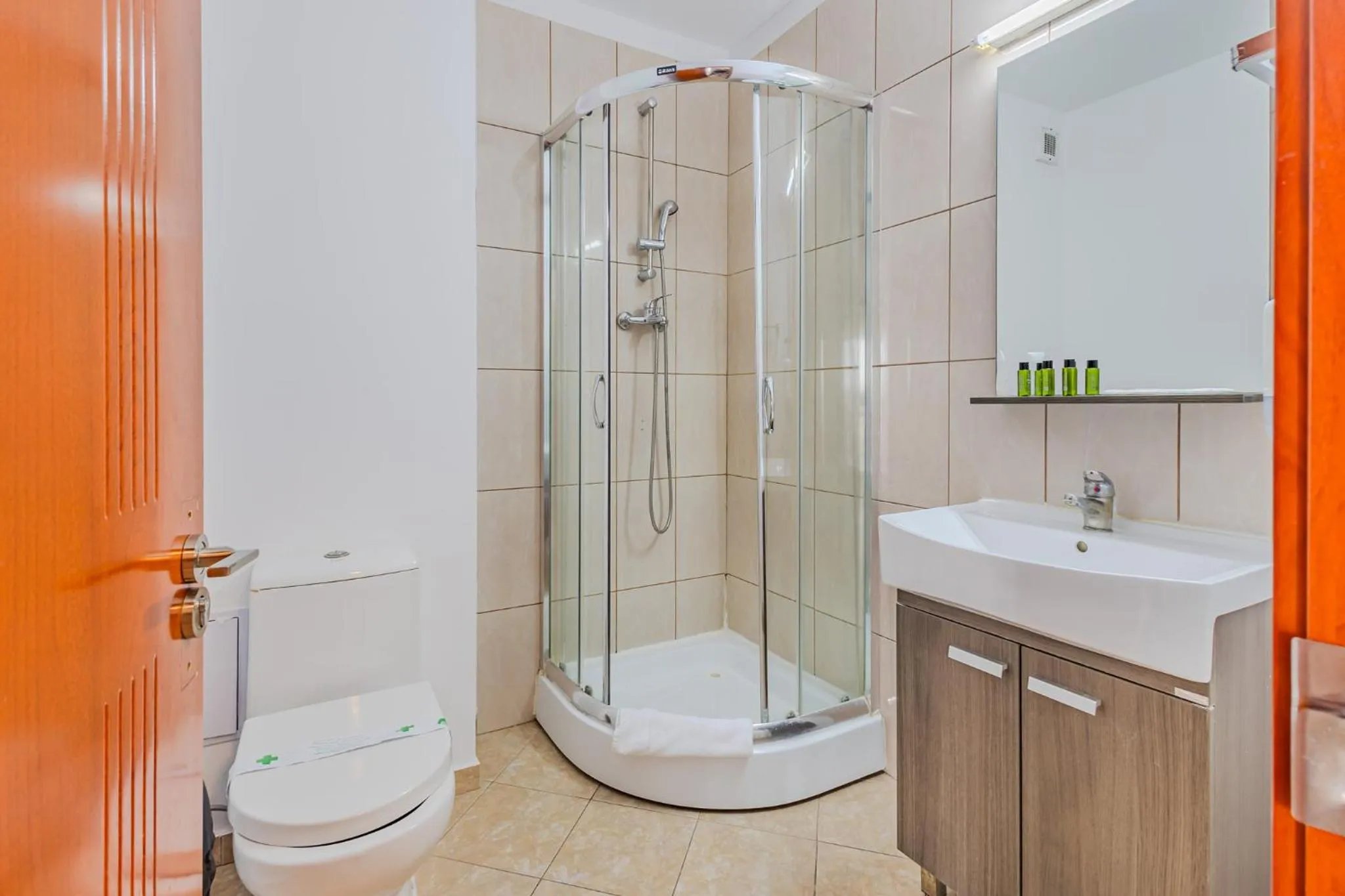 Shower in Complex Panicel