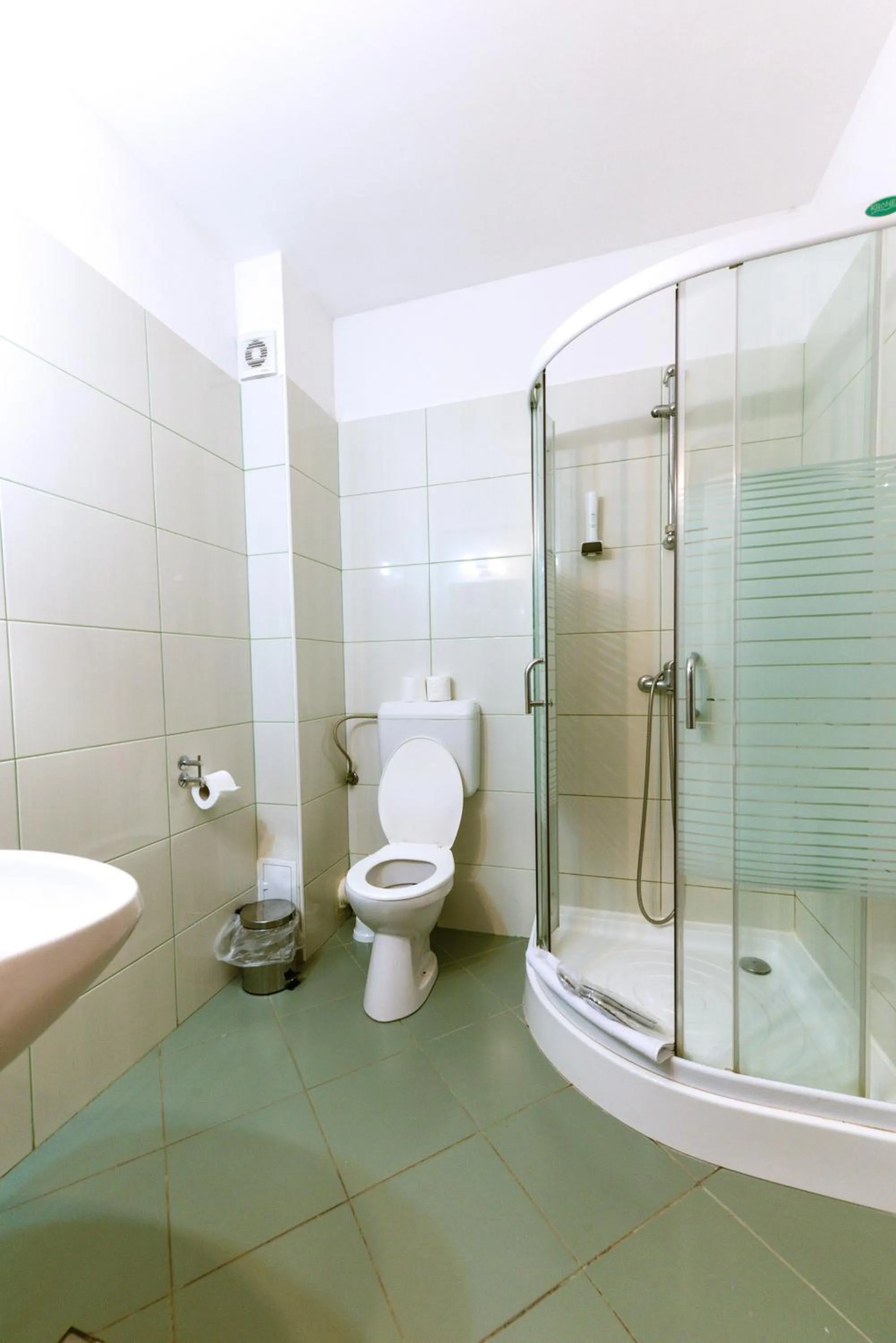 Shower in Complex Panicel