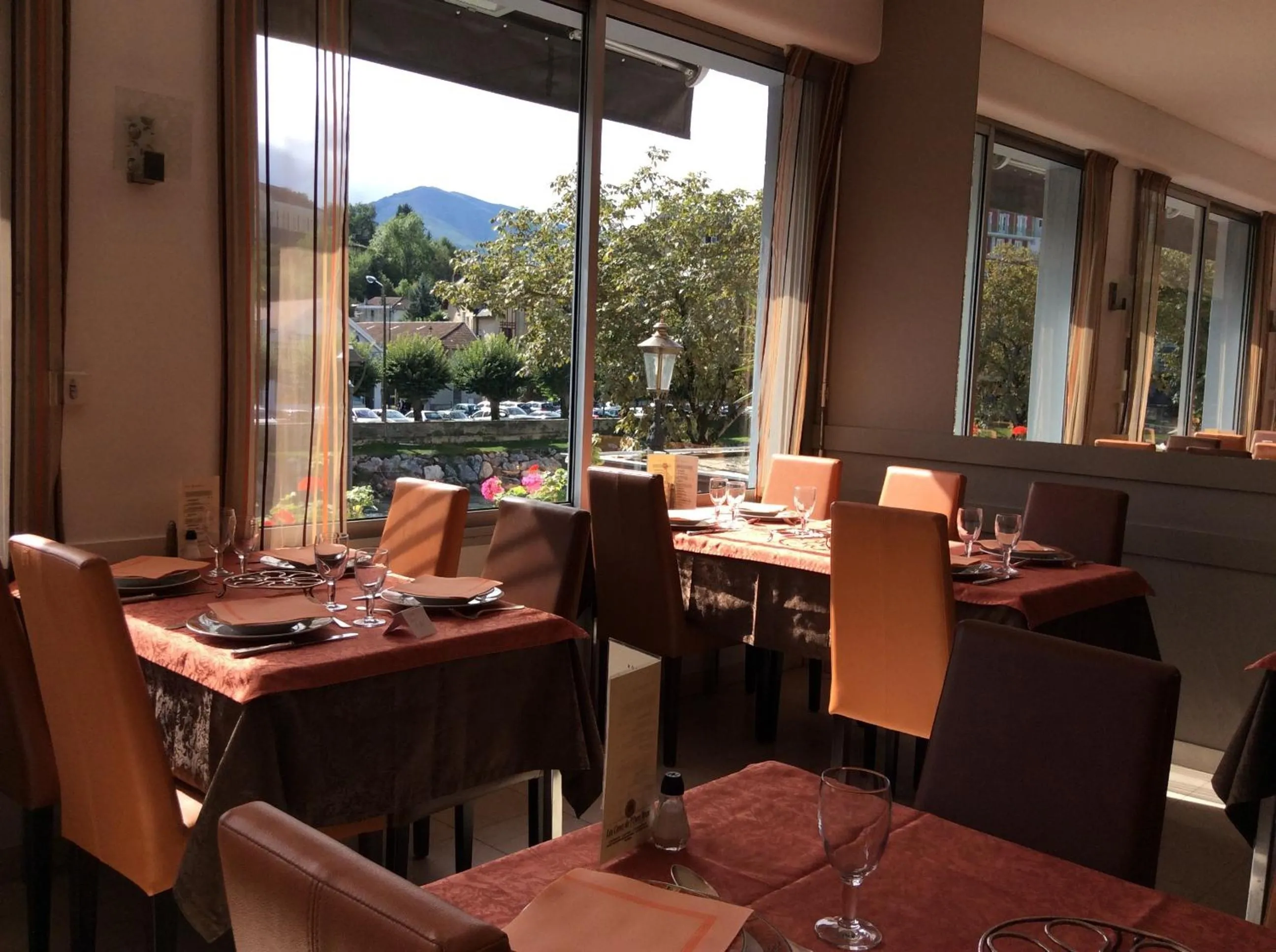 Restaurant/places to eat in Hôtel Lys de Marie