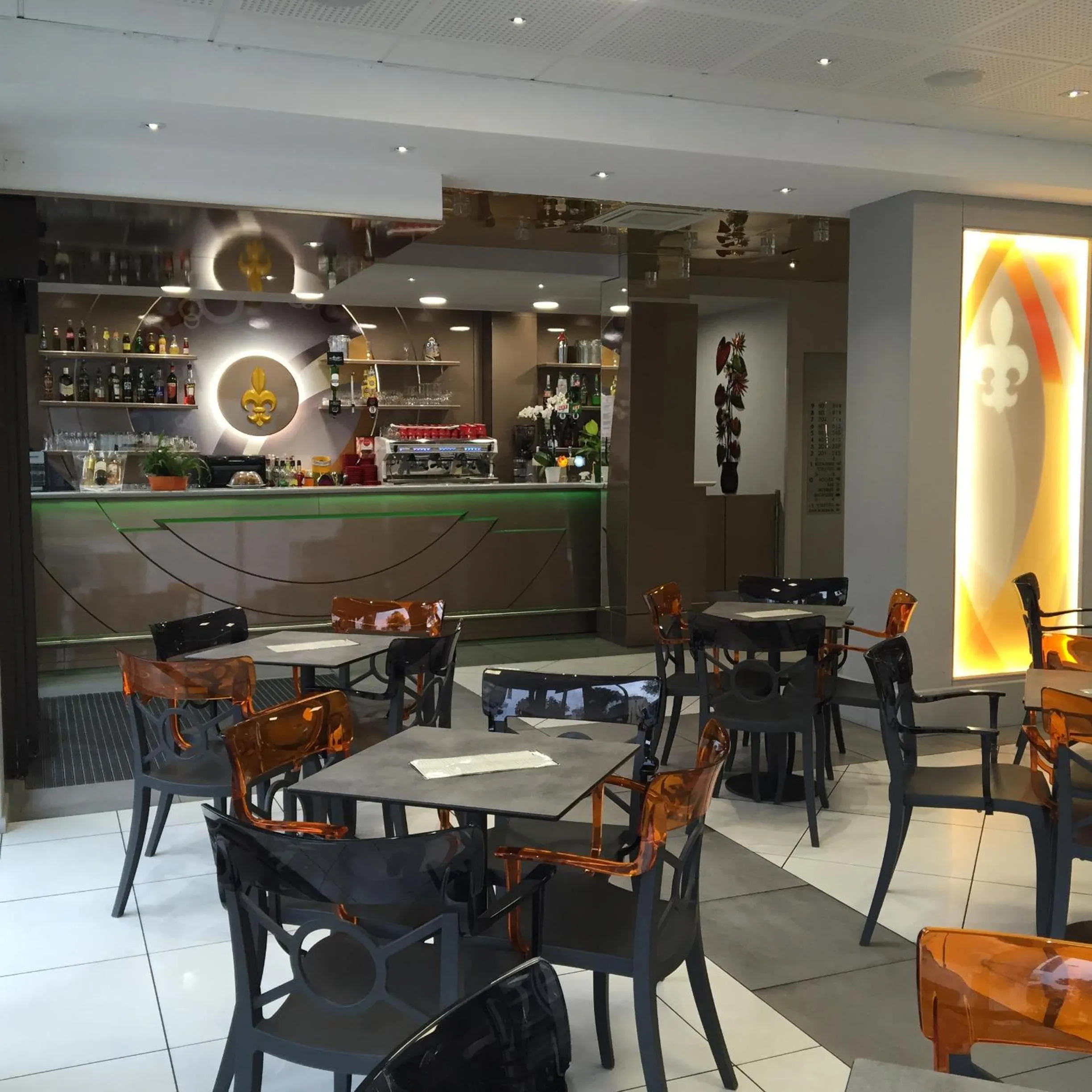 Lounge or bar in Hôtel Lys de Marie