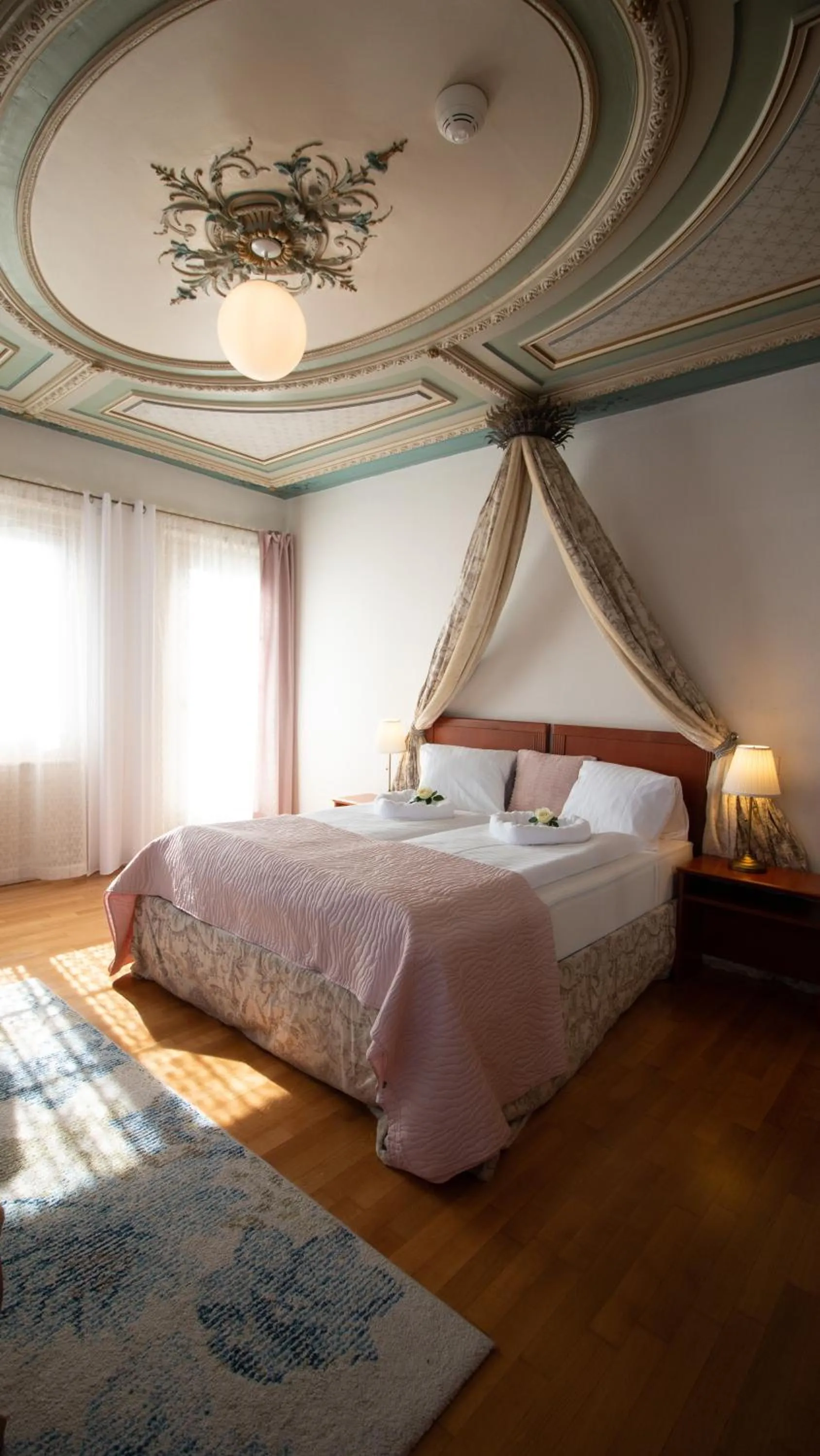 Bed in Hotel Schloss Romanshorn