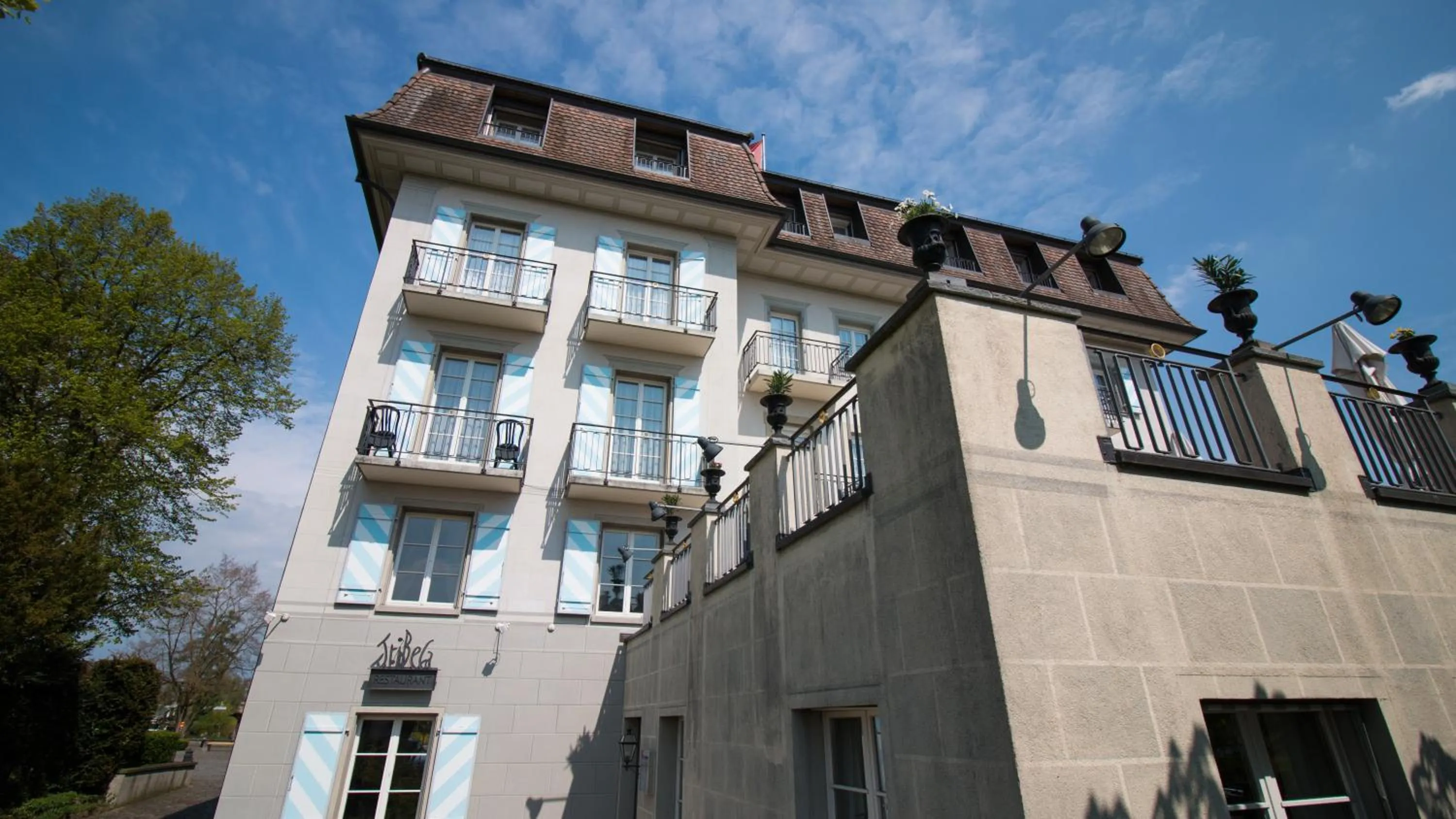 Property building in Hotel Schloss Romanshorn