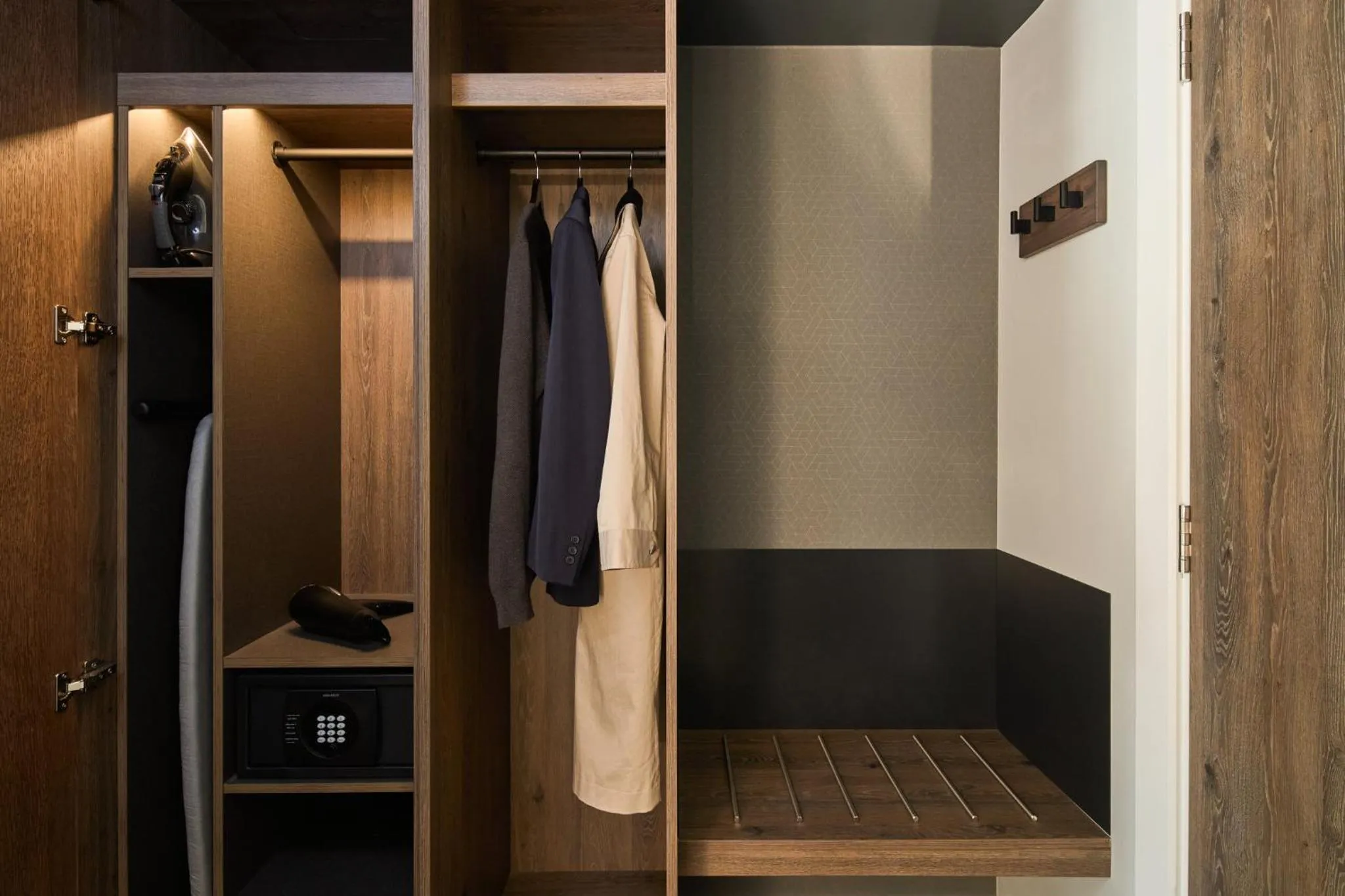 Photo of the whole room in Holiday Inn London Bloomsbury by IHG