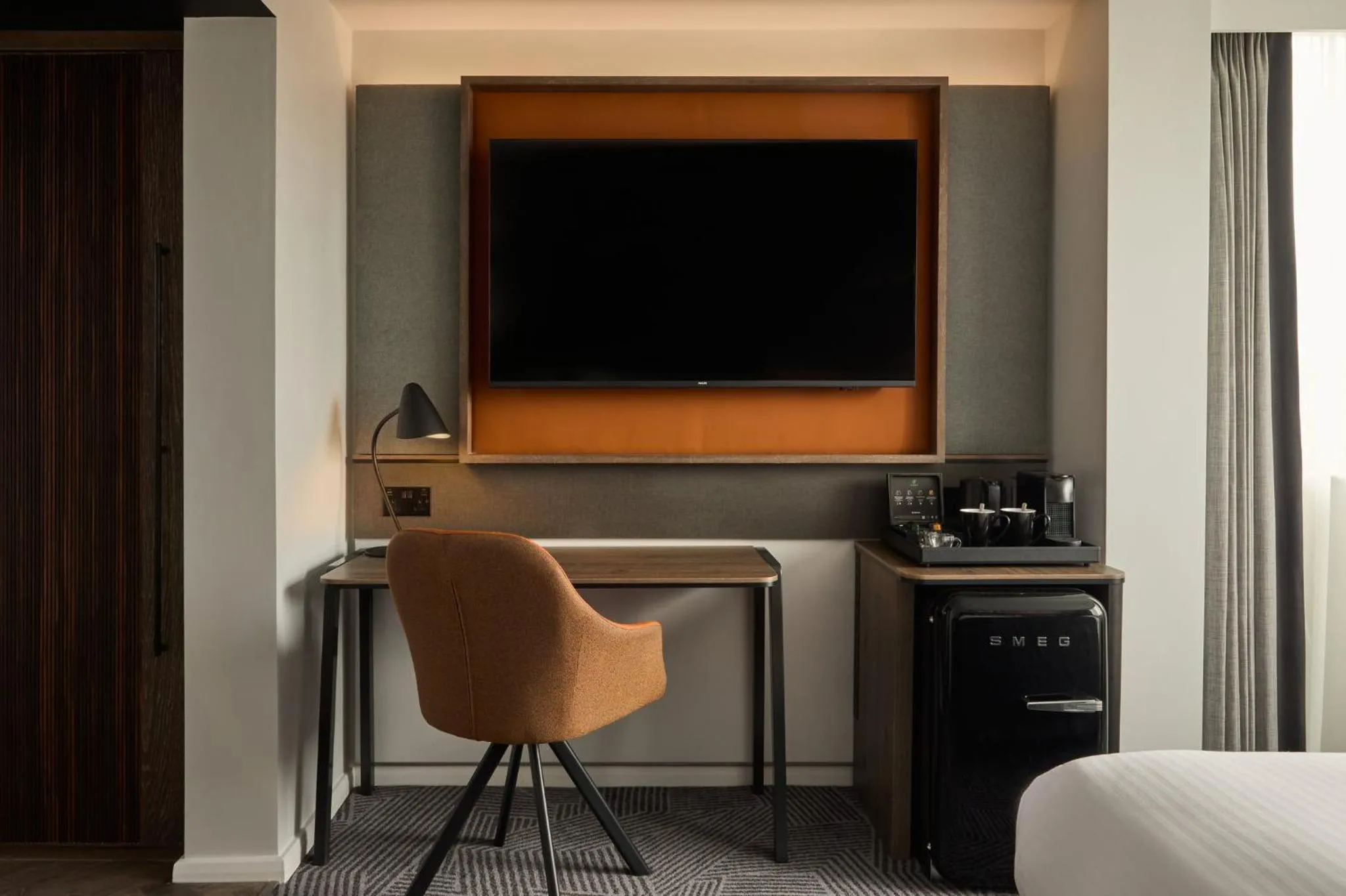 Photo of the whole room, Bed in Holiday Inn London Bloomsbury by IHG