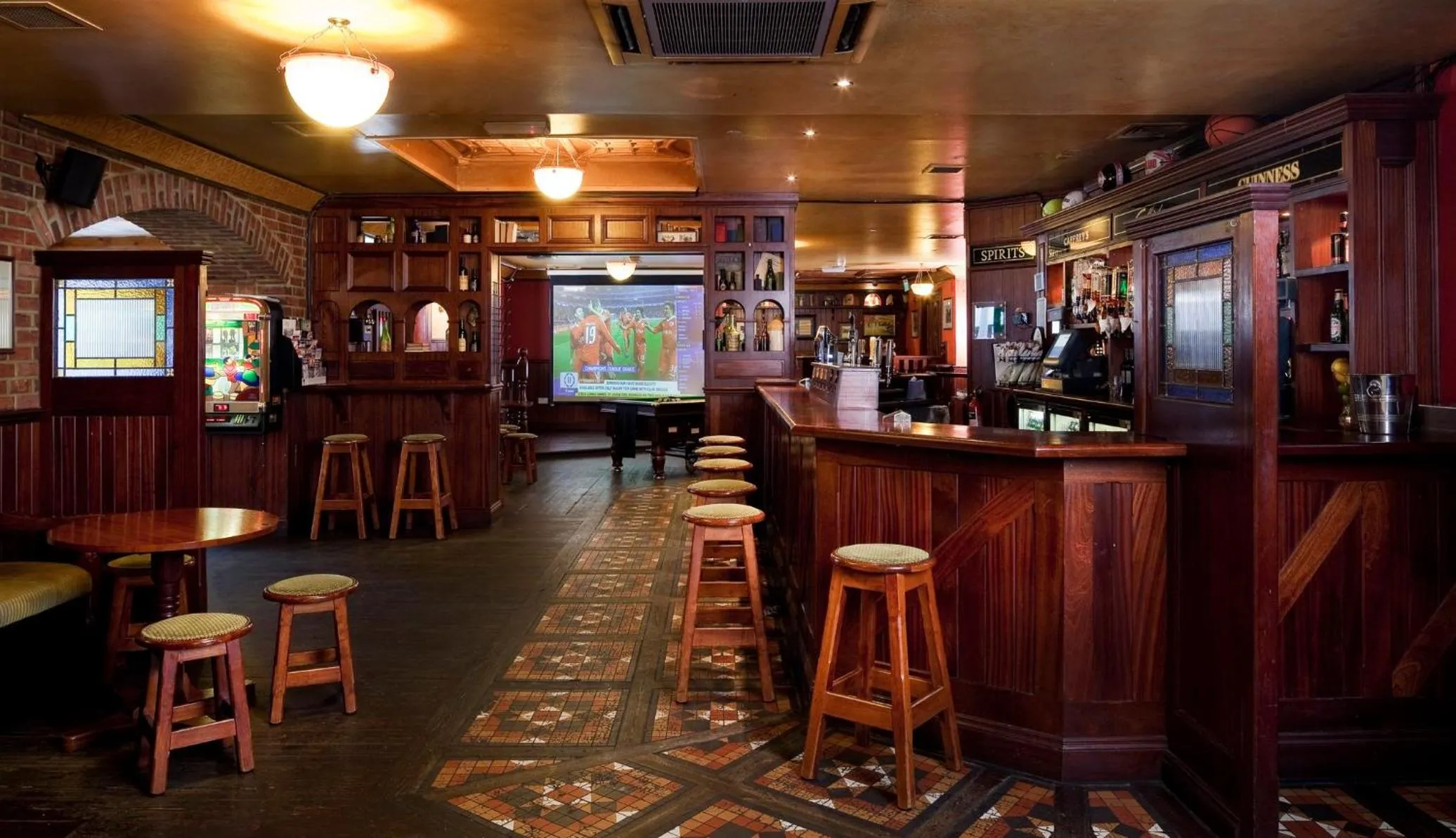 Lounge or bar in Holiday Inn London Bloomsbury by IHG