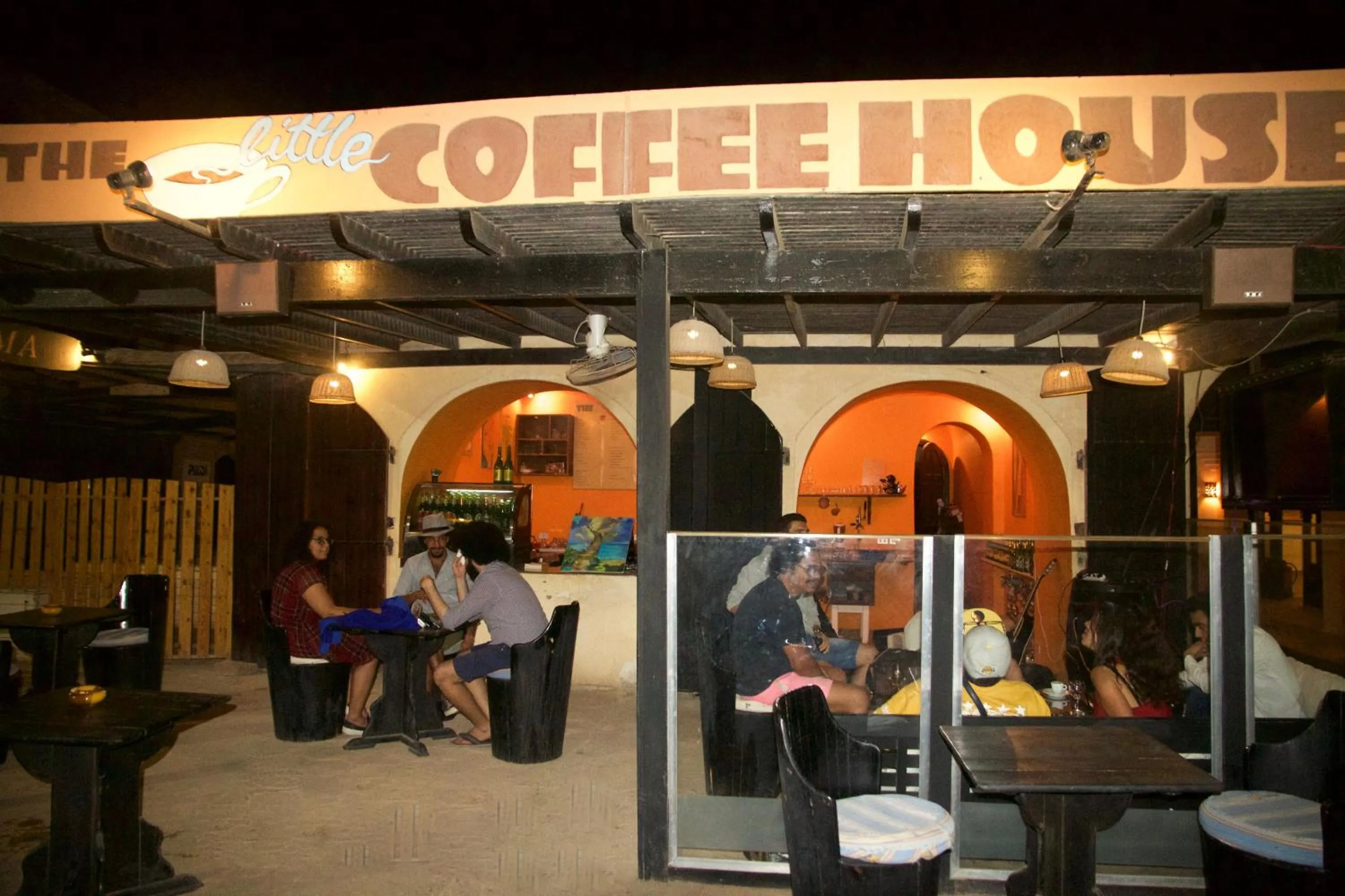 Restaurant/places to eat in Nesima Resort