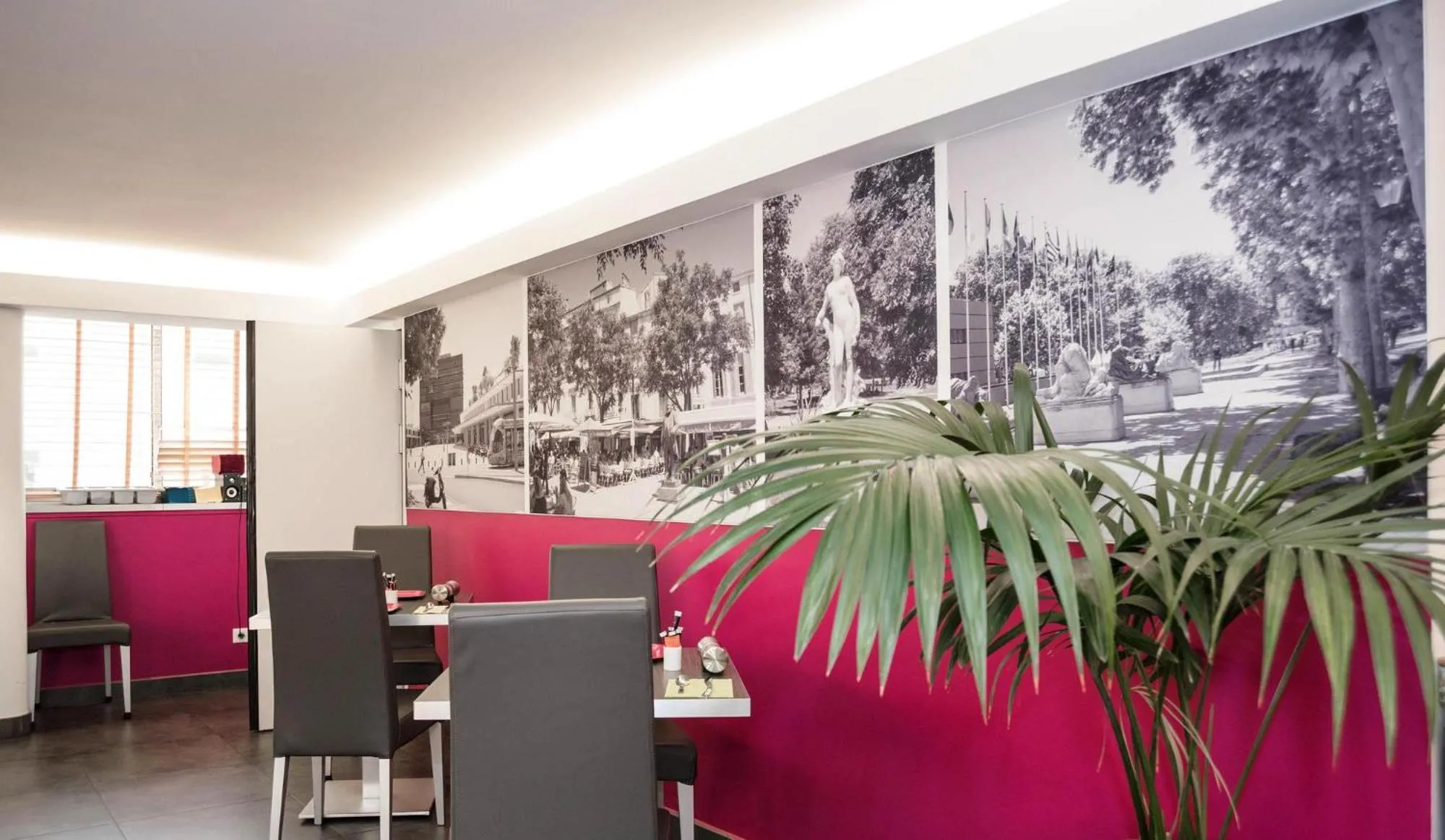 Breakfast in Privilège Hôtel & Apparts Eurociel Centre Comédie