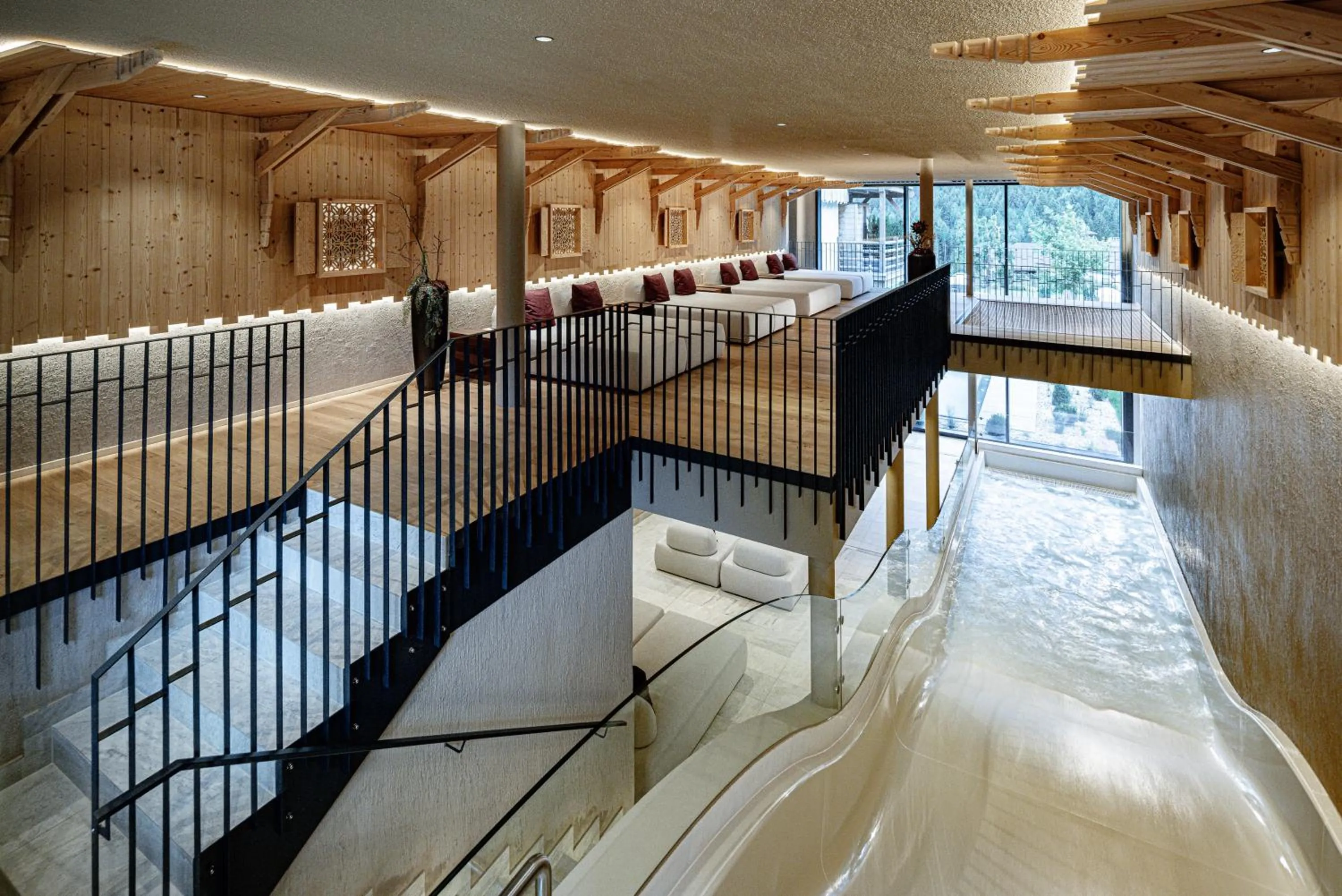 Swimming pool in Hotel Masl