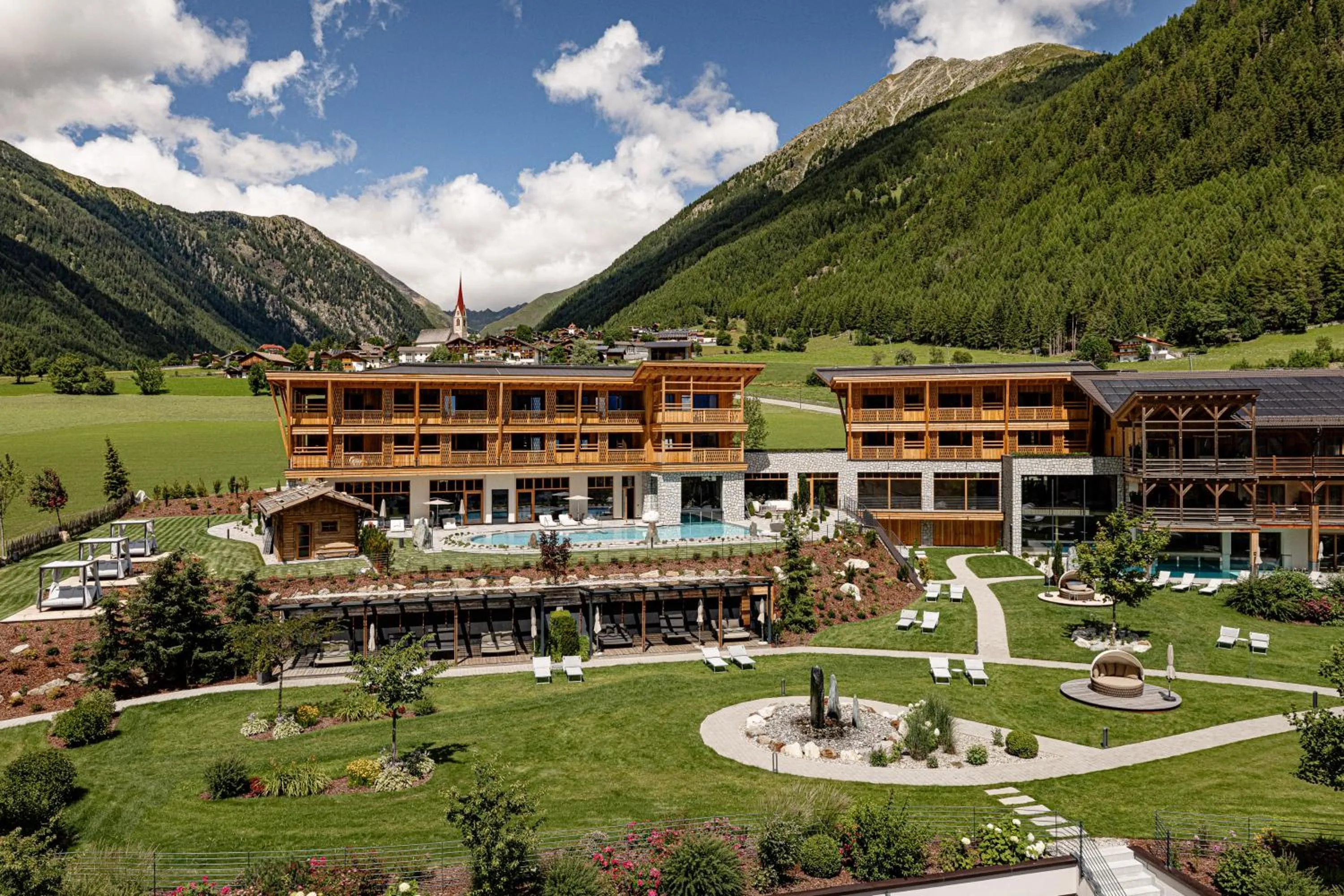 Property building in Hotel Masl