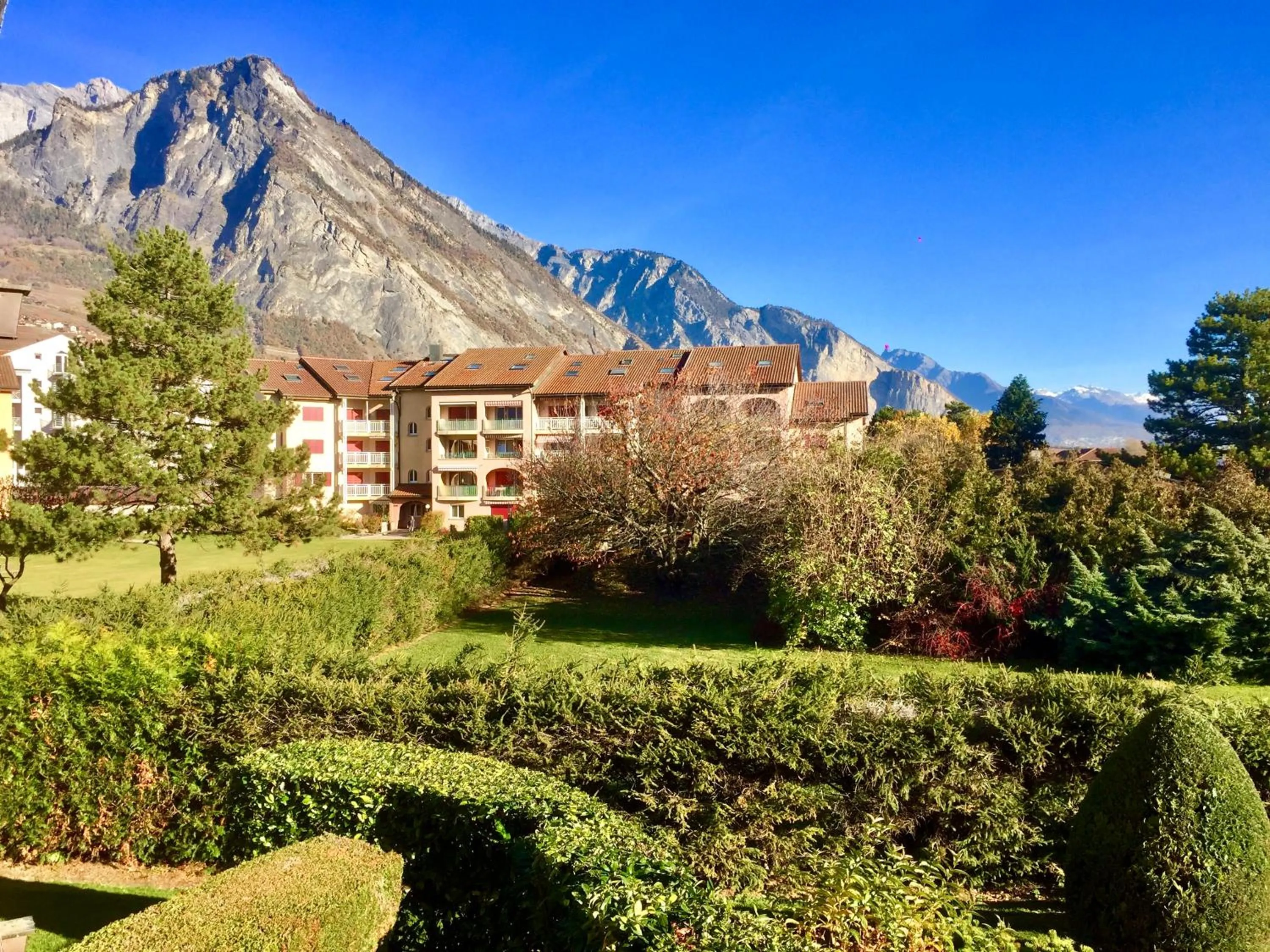 Spring in Saillon Evasion Sarl