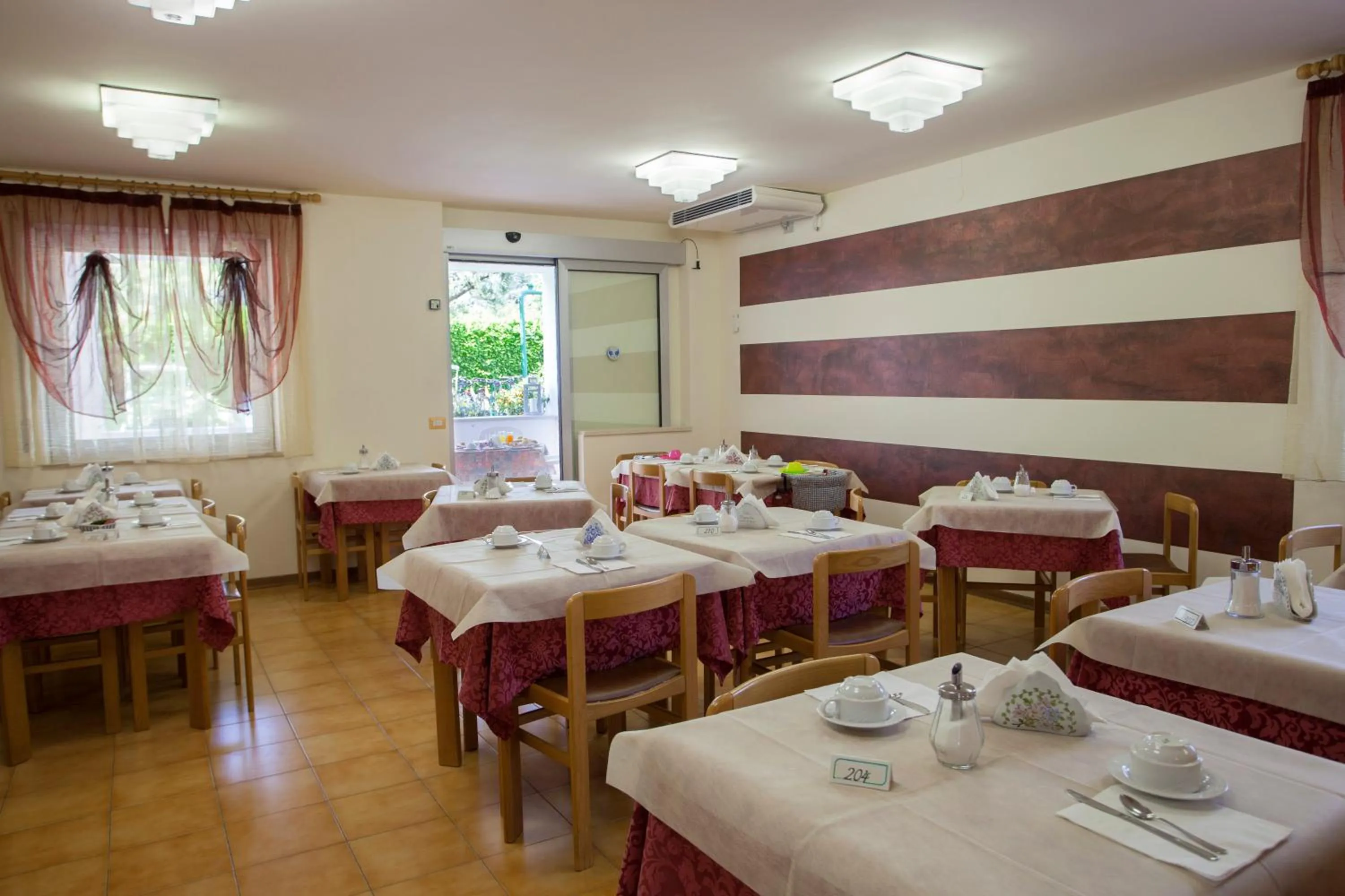 Restaurant/places to eat in Hotel Garnì Villa Magnolia