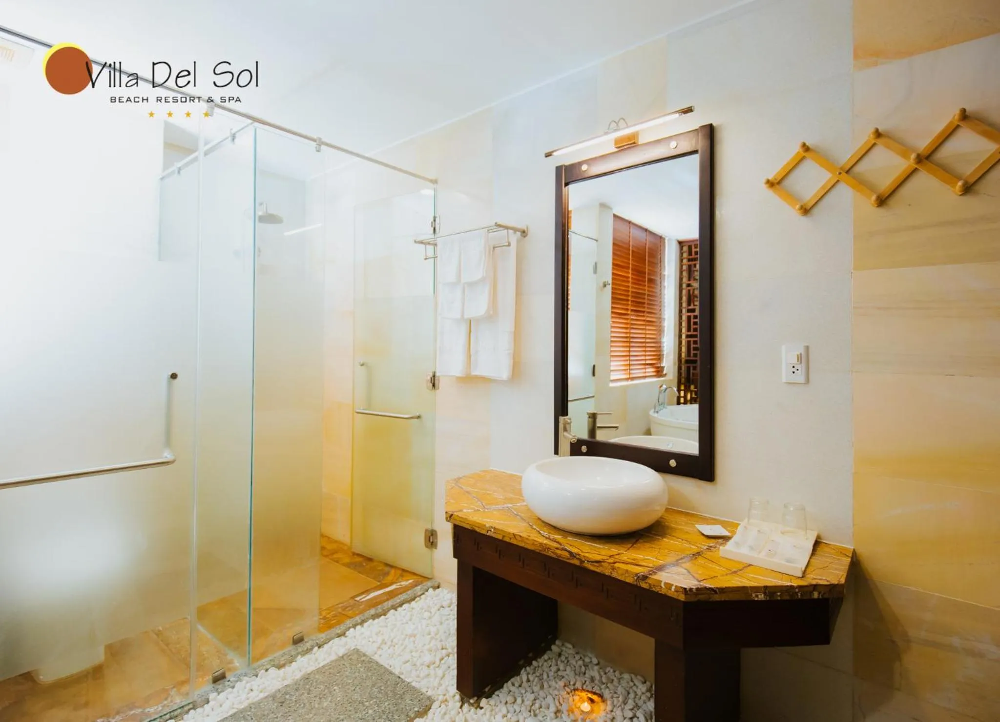 Shower in Villa Del Sol Beach Resort & Spa