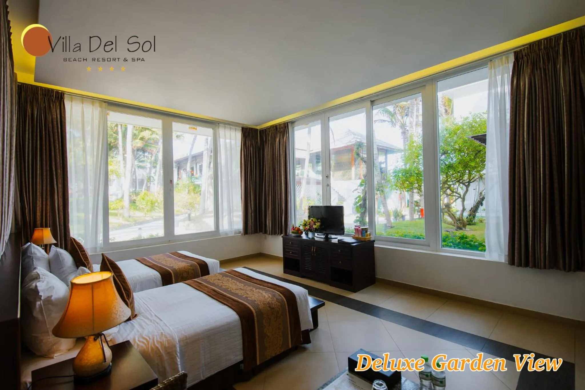 Bedroom, Bed in Villa Del Sol Beach Resort & Spa