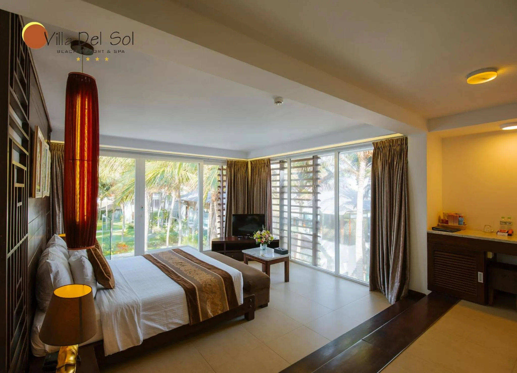 Property building, Bed in Villa Del Sol Beach Resort & Spa