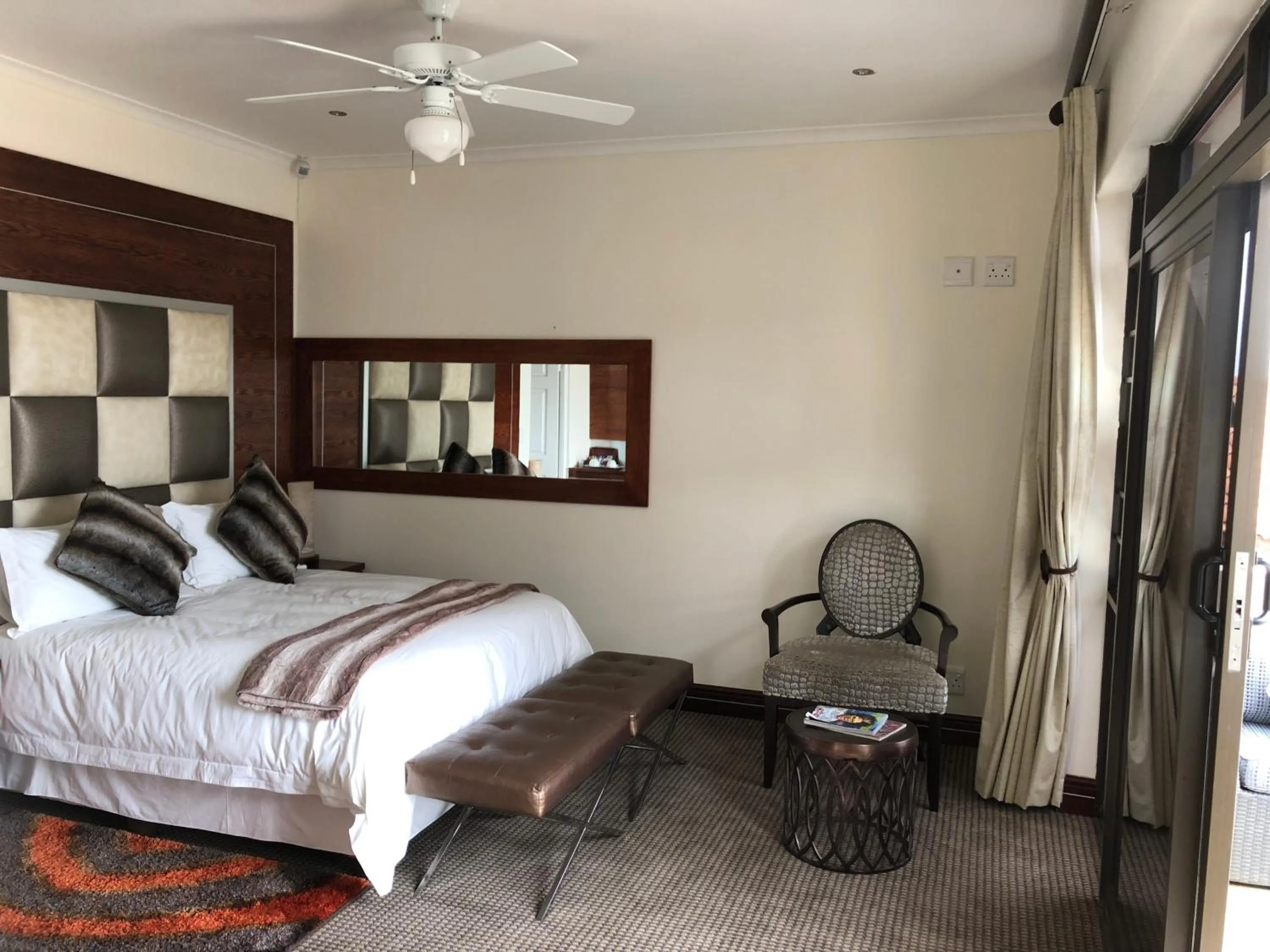 Decorative detail, Bed in Coral Beach Bed & Breakfast