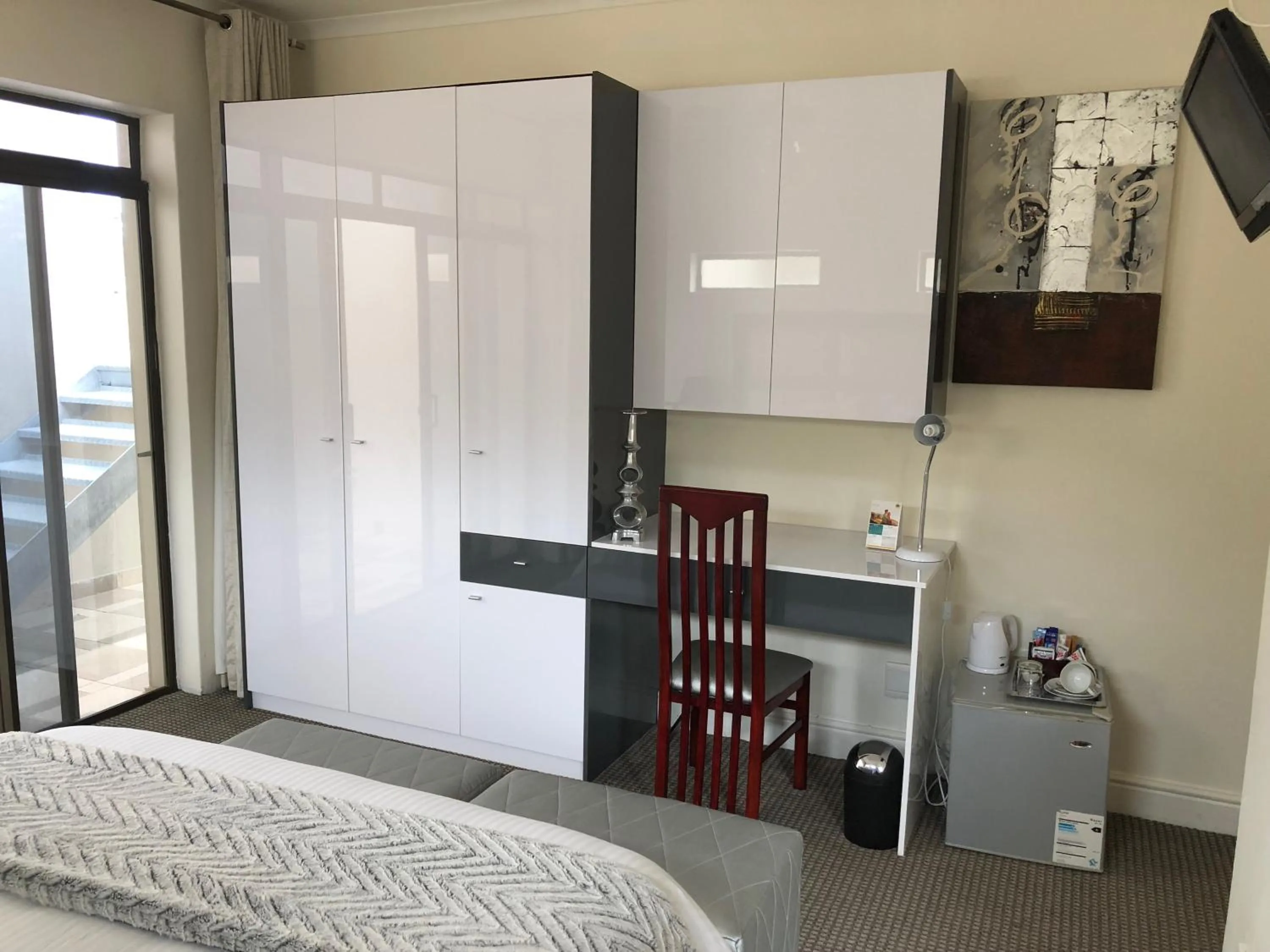 Bedroom, Bed in Coral Beach Bed & Breakfast