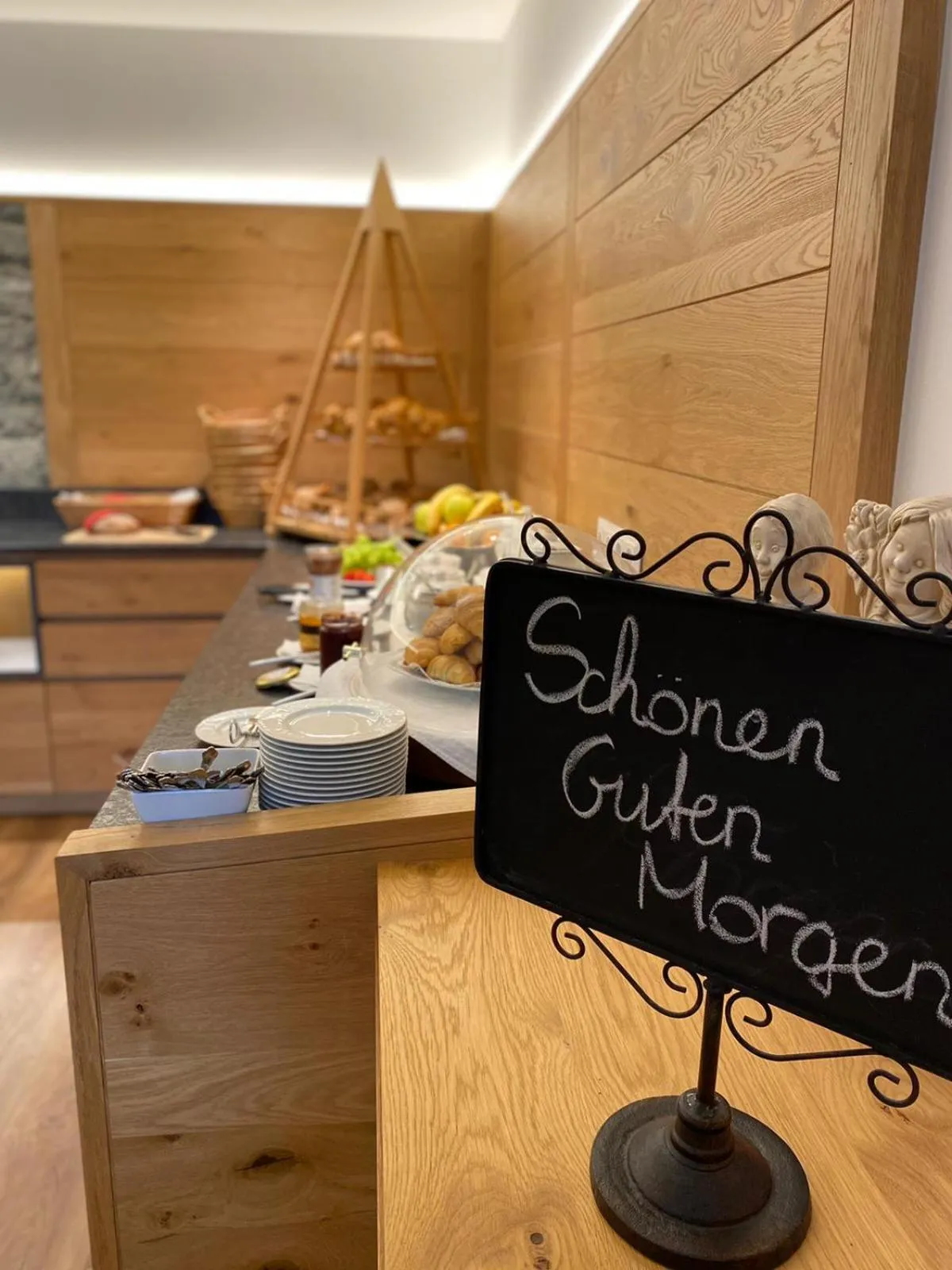 Breakfast in Landhotel Häuserl im Wald