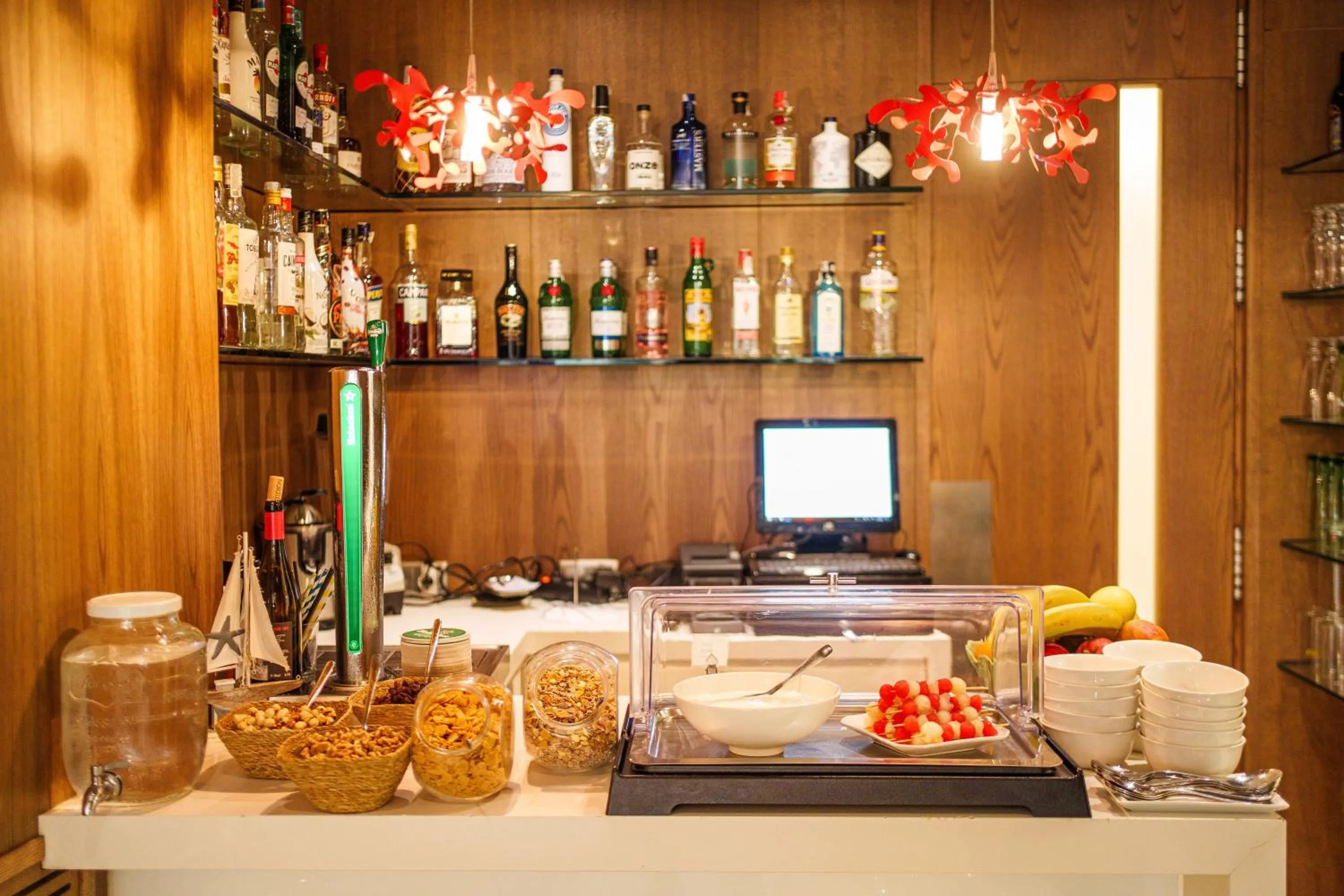 Food and drinks in Mar Calma Hotel