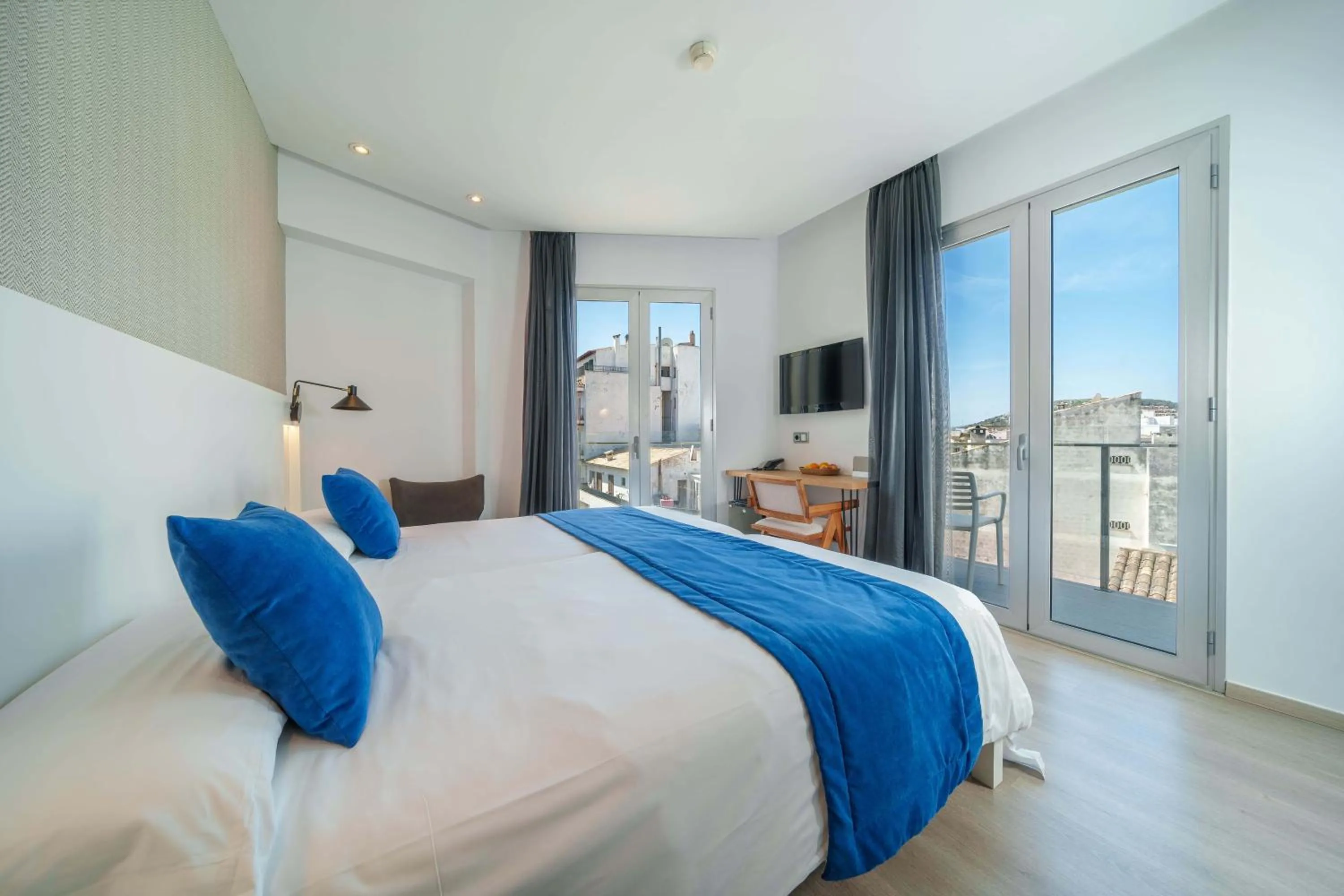 Bed in Mar Calma Hotel