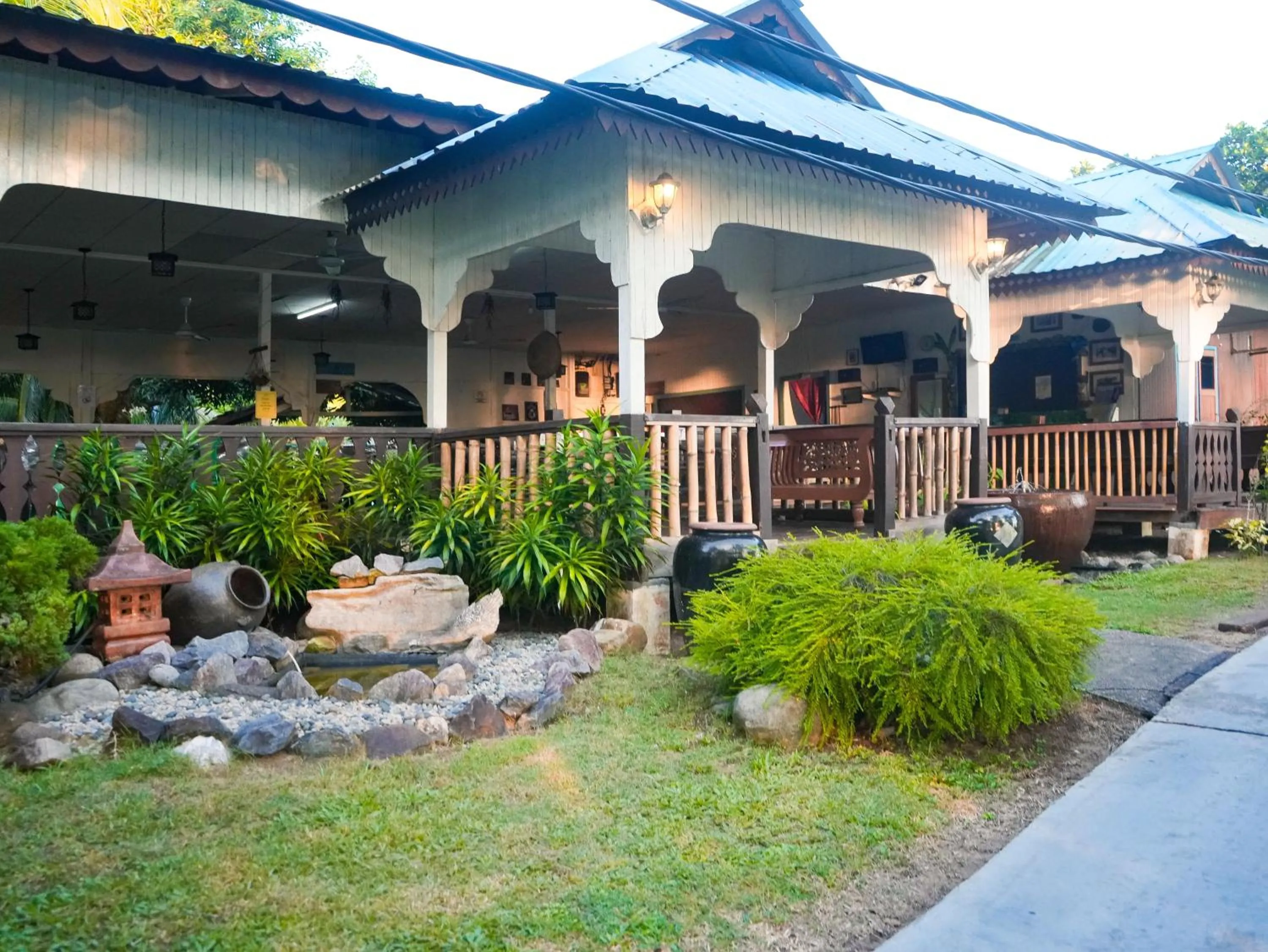 Restaurant/places to eat in Impian Inn