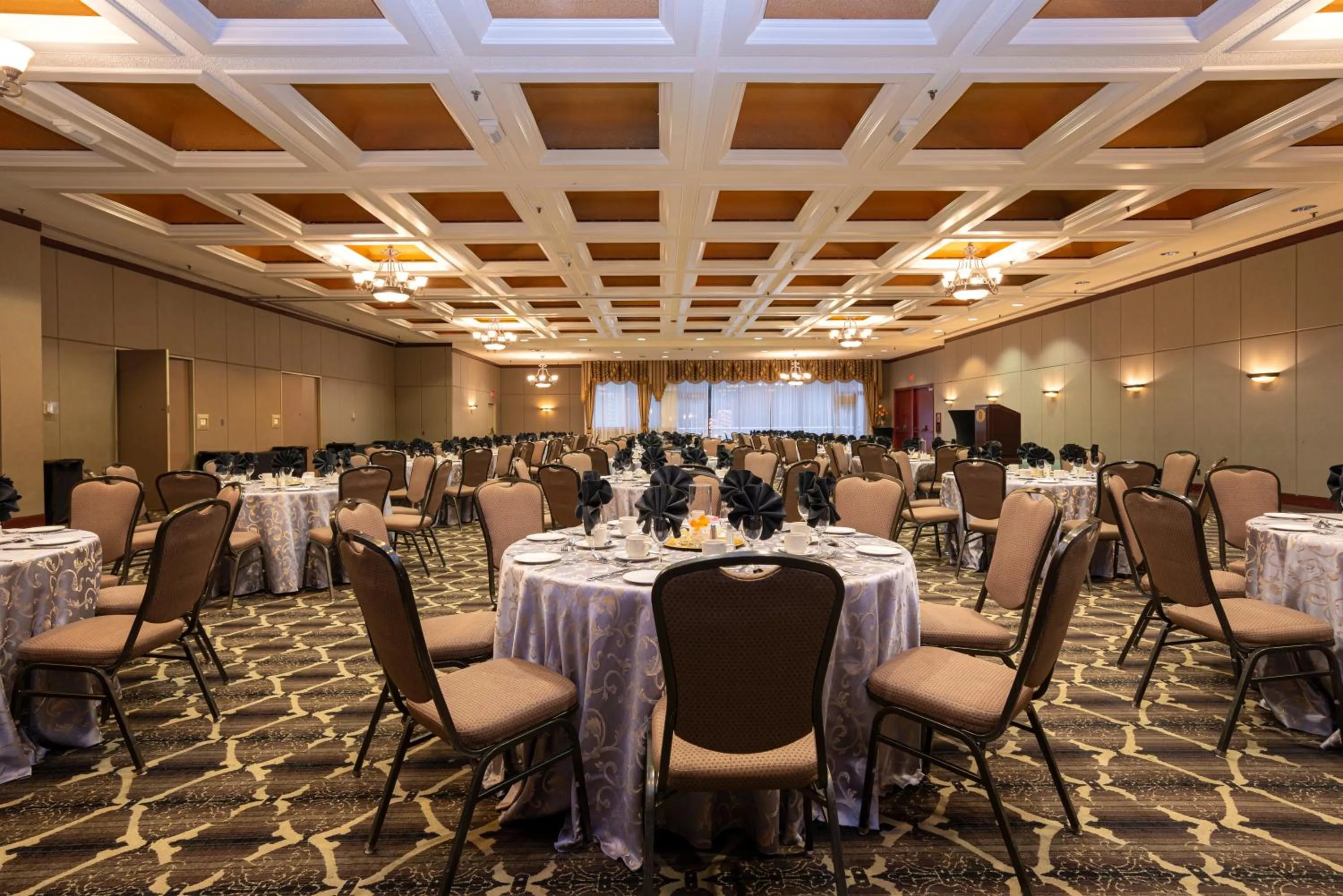 Banquet/Function facilities in Sandman Signature Edmonton Downtown Hotel