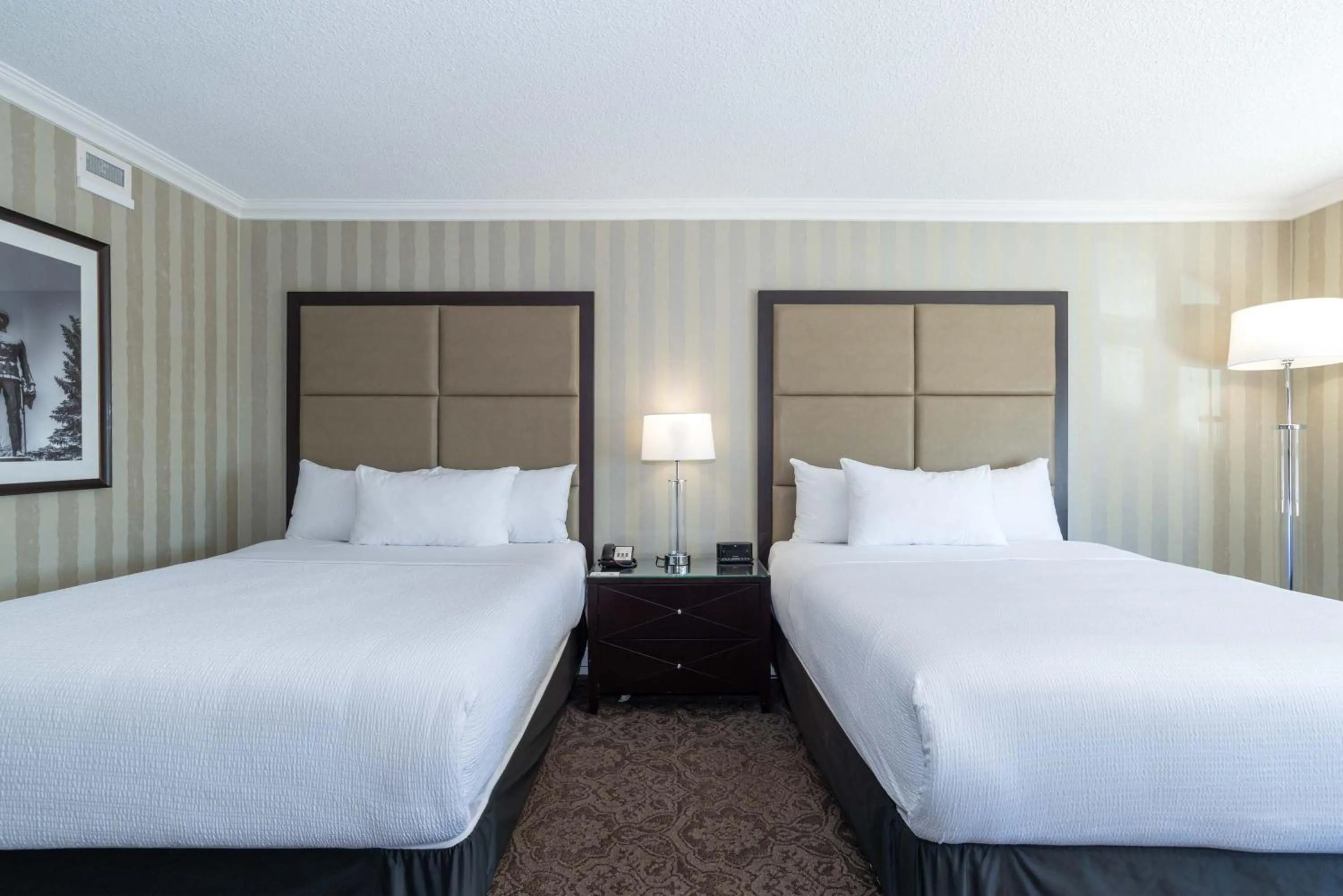 Photo of the whole room, Bed in Sandman Signature Edmonton Downtown Hotel