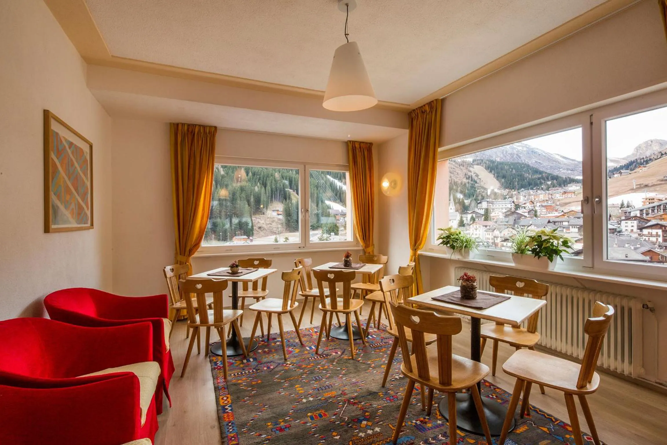 Communal lounge/ TV room in Garni Bellavista