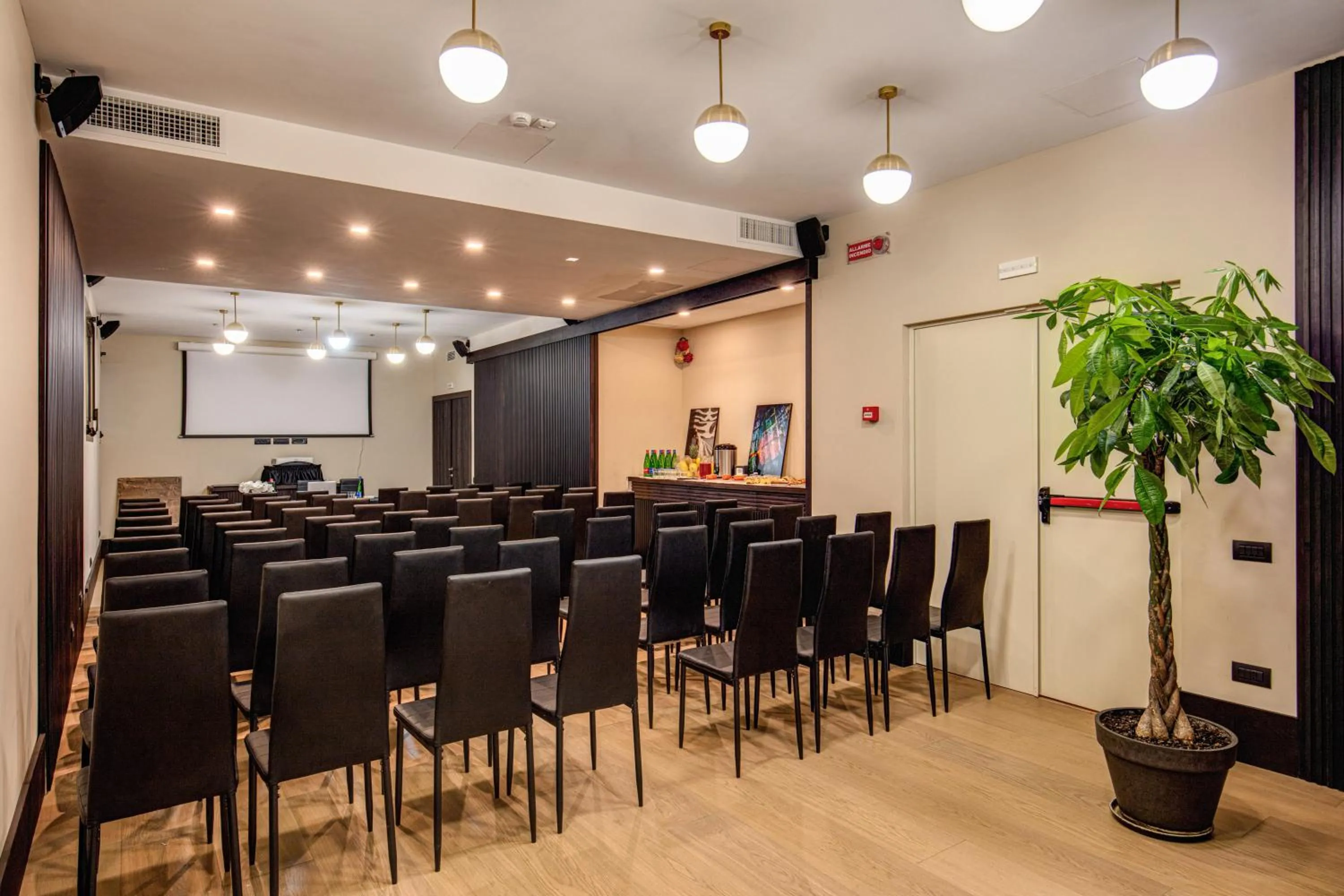 Business facilities in Prassede Palace Hotel