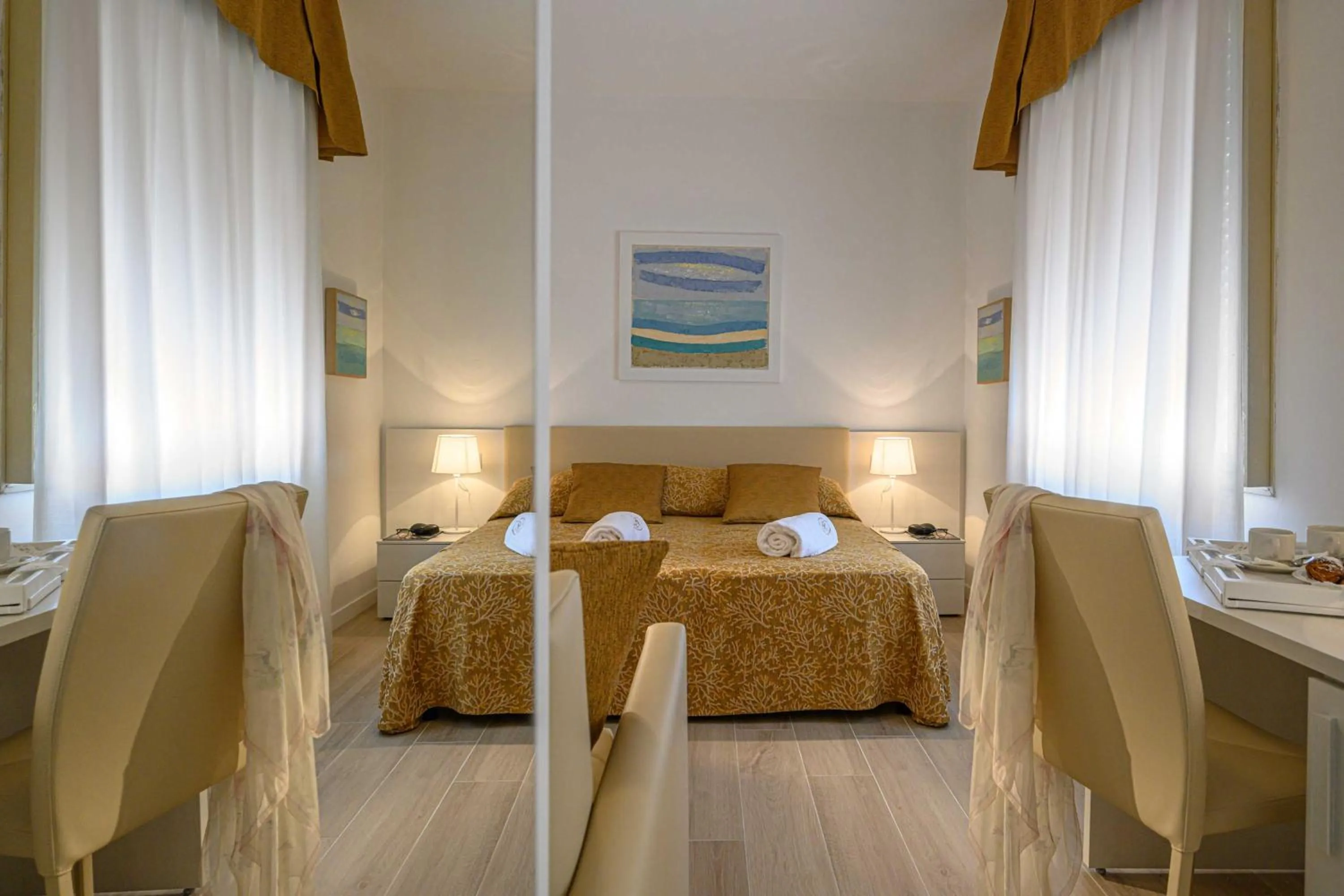 Bedroom, Bed in Hotel Astoria