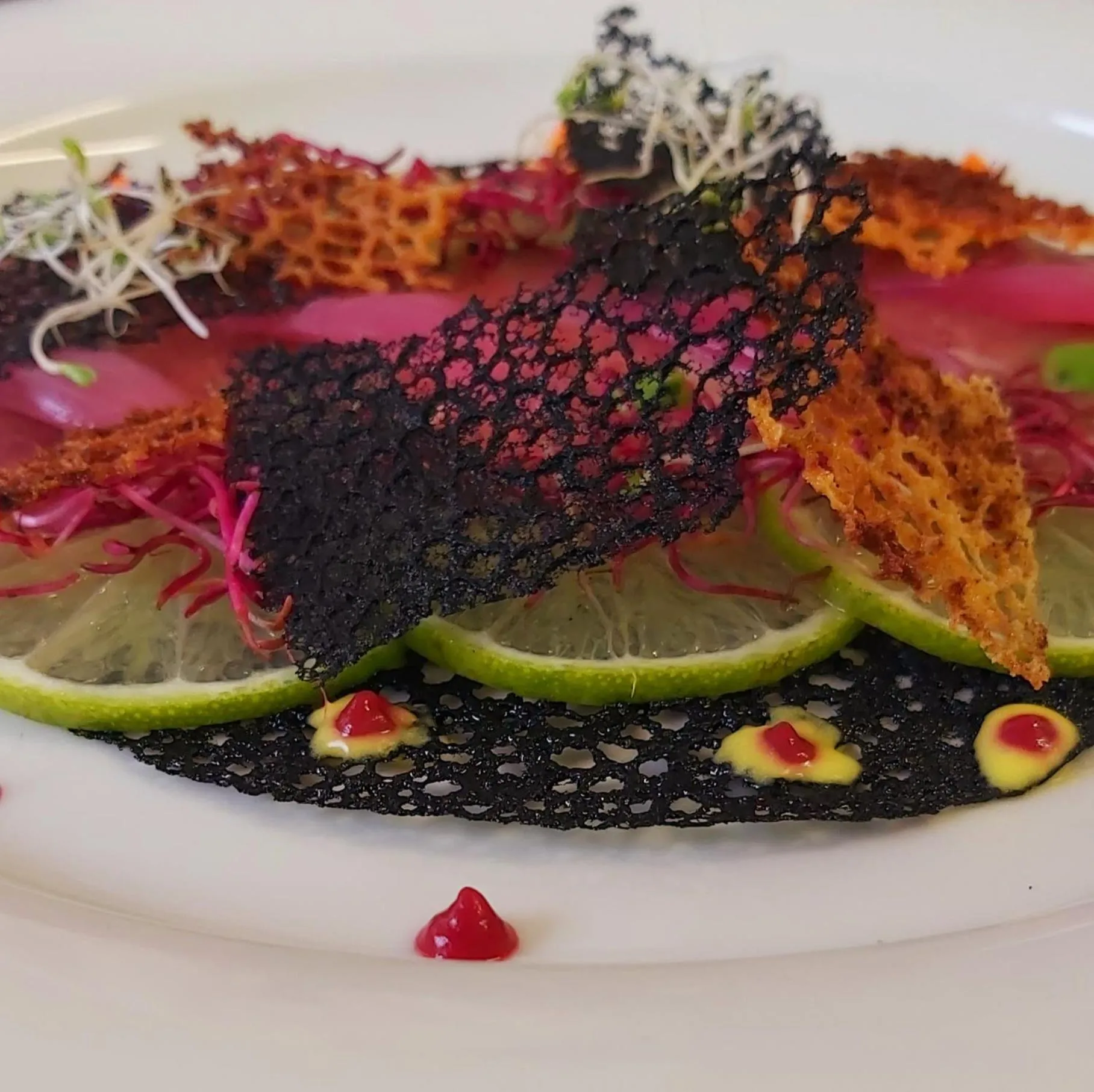 Restaurant/places to eat in Hotel Astoria