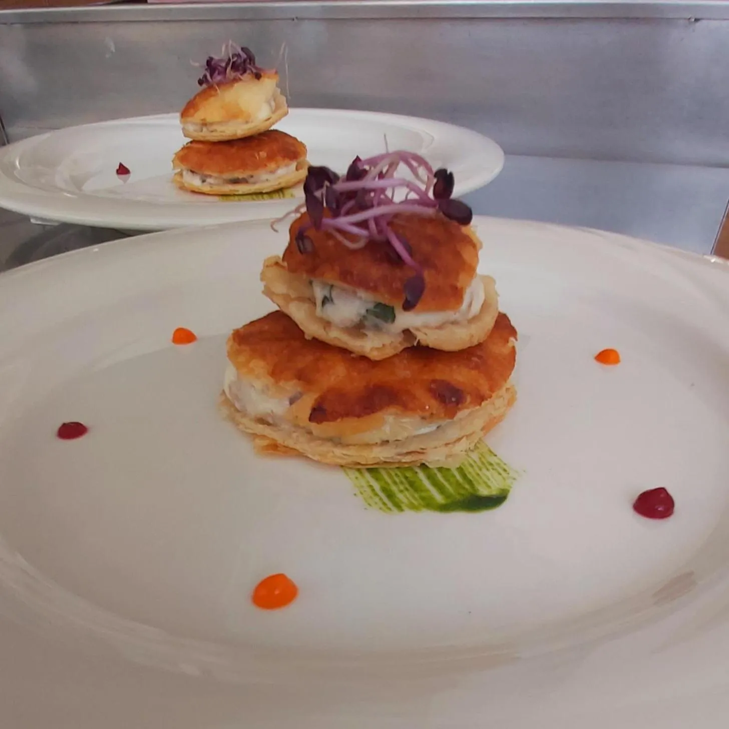 Restaurant/places to eat in Hotel Astoria