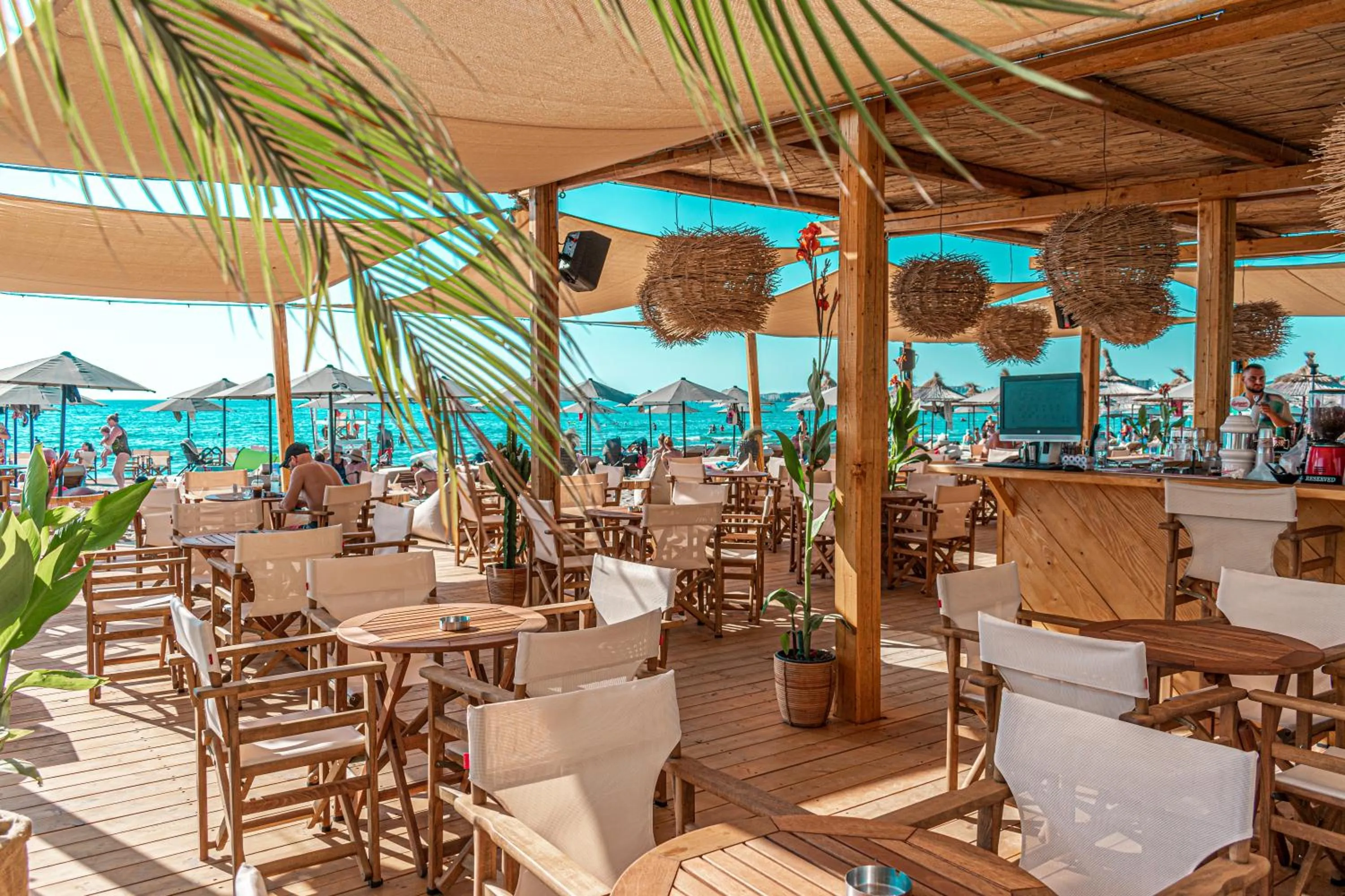 Summer in Yacht Hotel