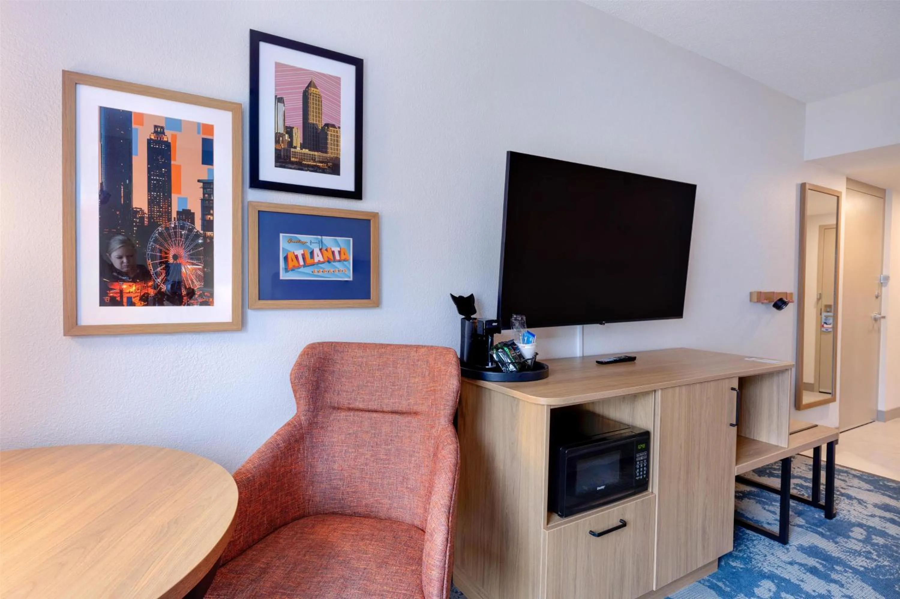 Bedroom in Hampton Inn Lawrenceville Duluth