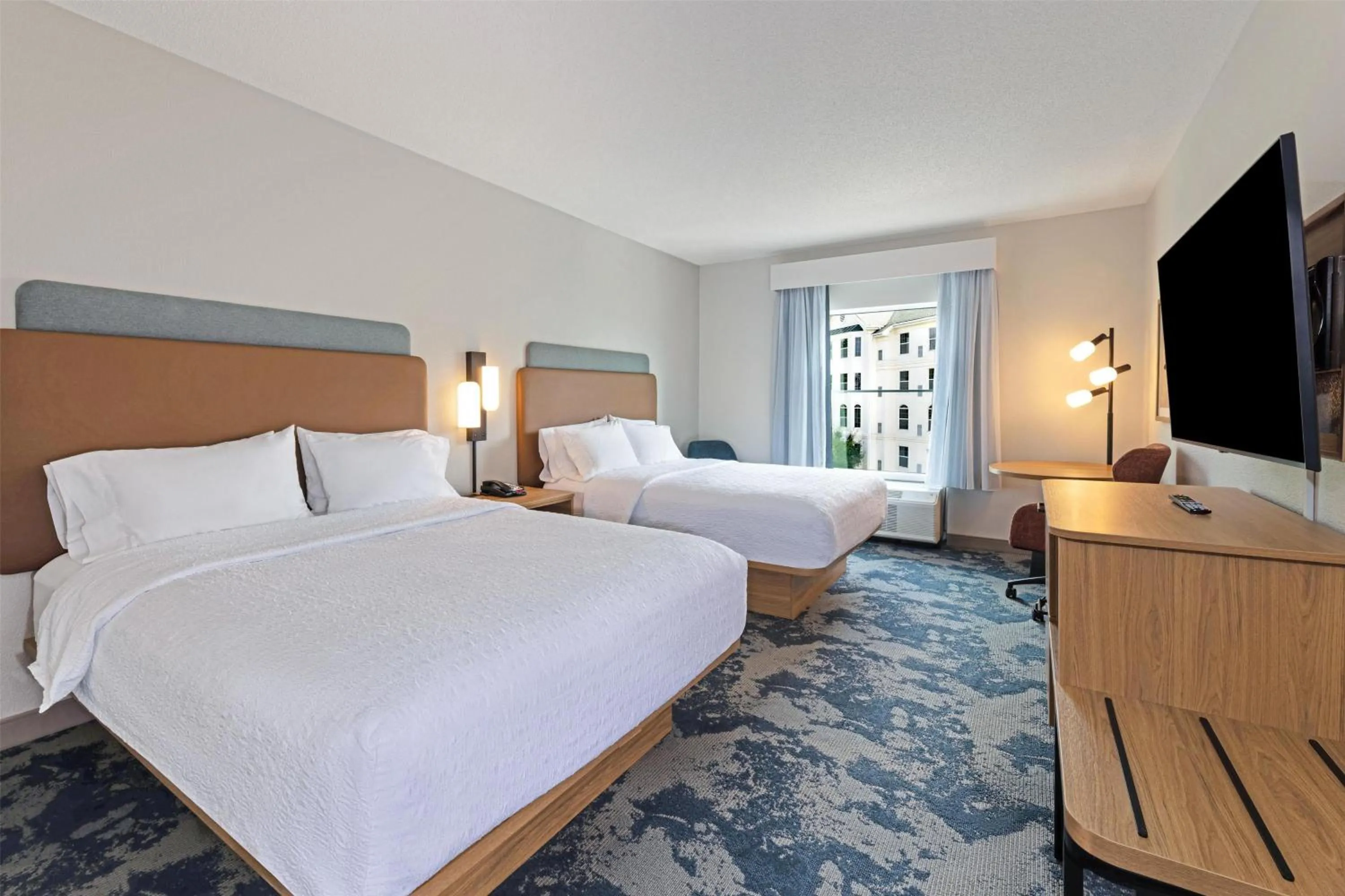 Bed in Hampton Inn Lawrenceville Duluth