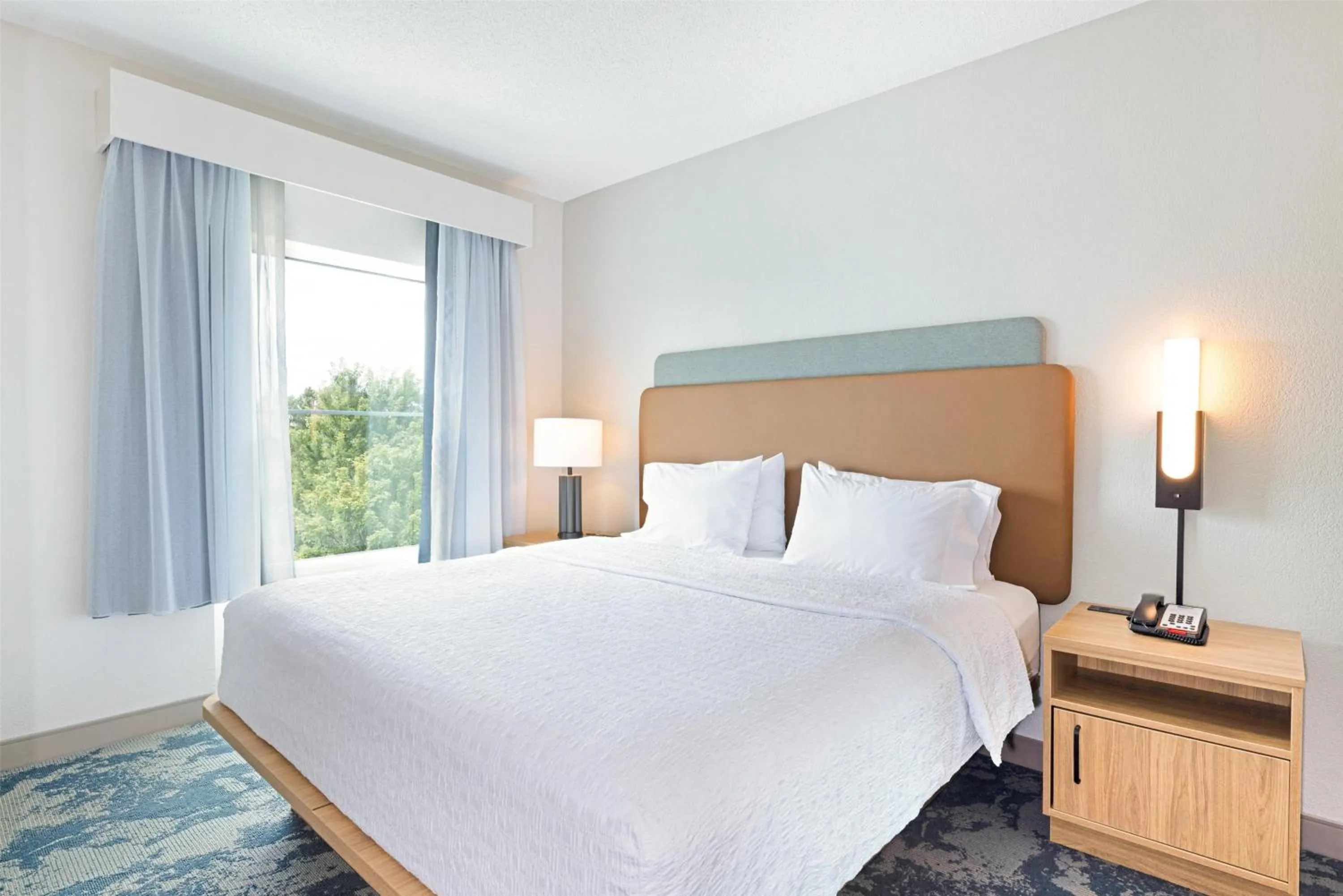 Bed in Hampton Inn Lawrenceville Duluth