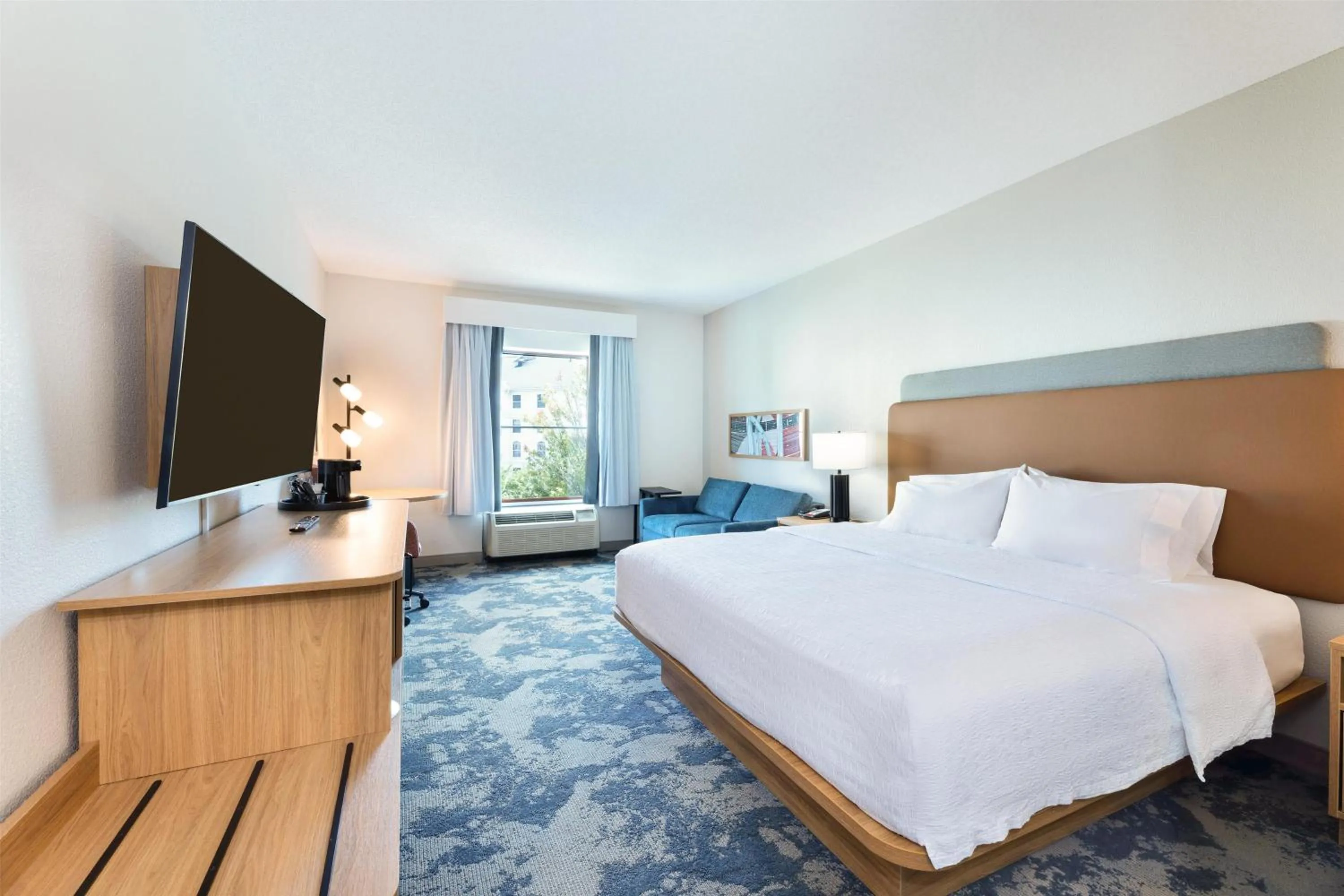 Bed in Hampton Inn Lawrenceville Duluth